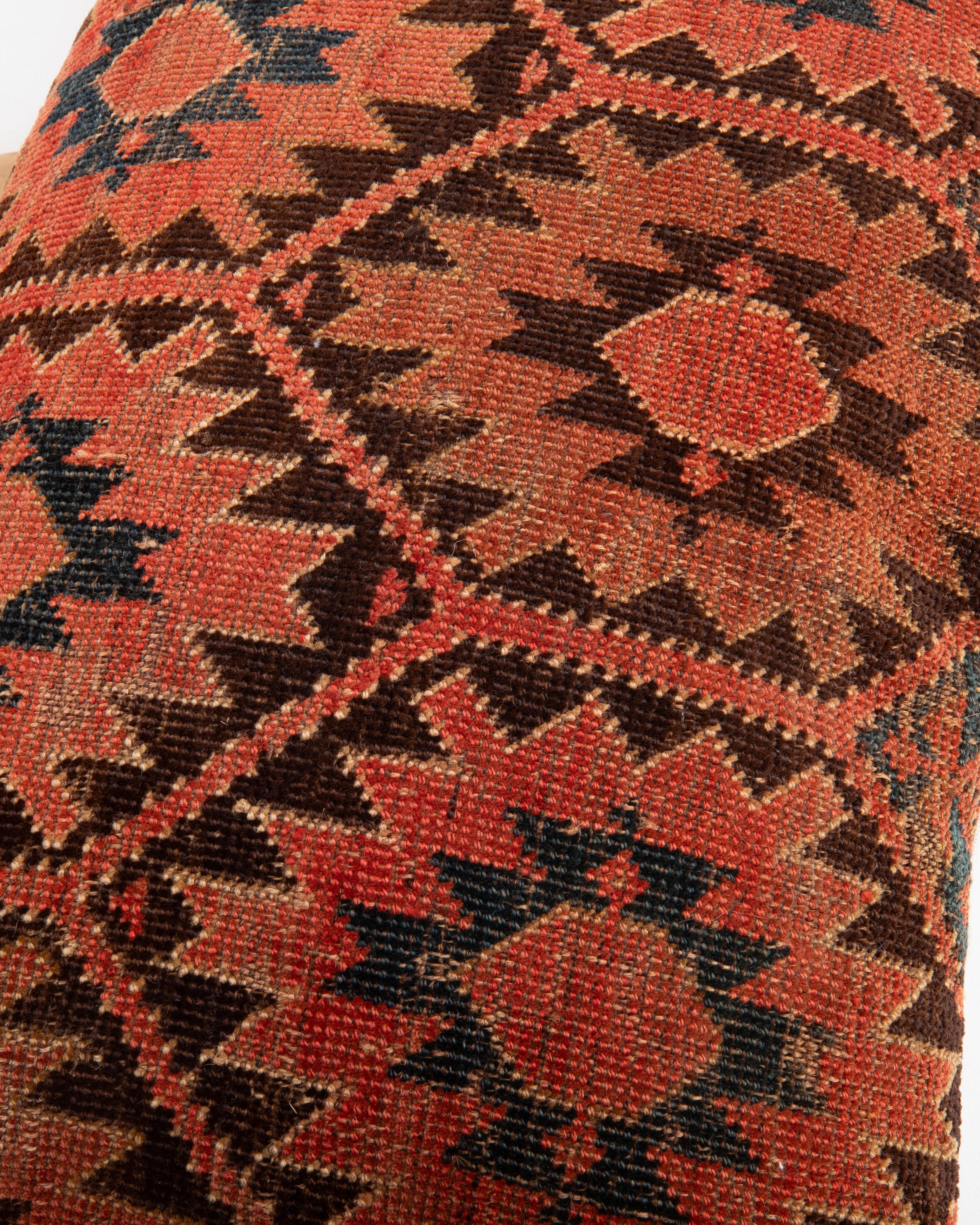 Turkmène Coussin de tapis fabriqué à partir d'un sac turkmène ancien en vente