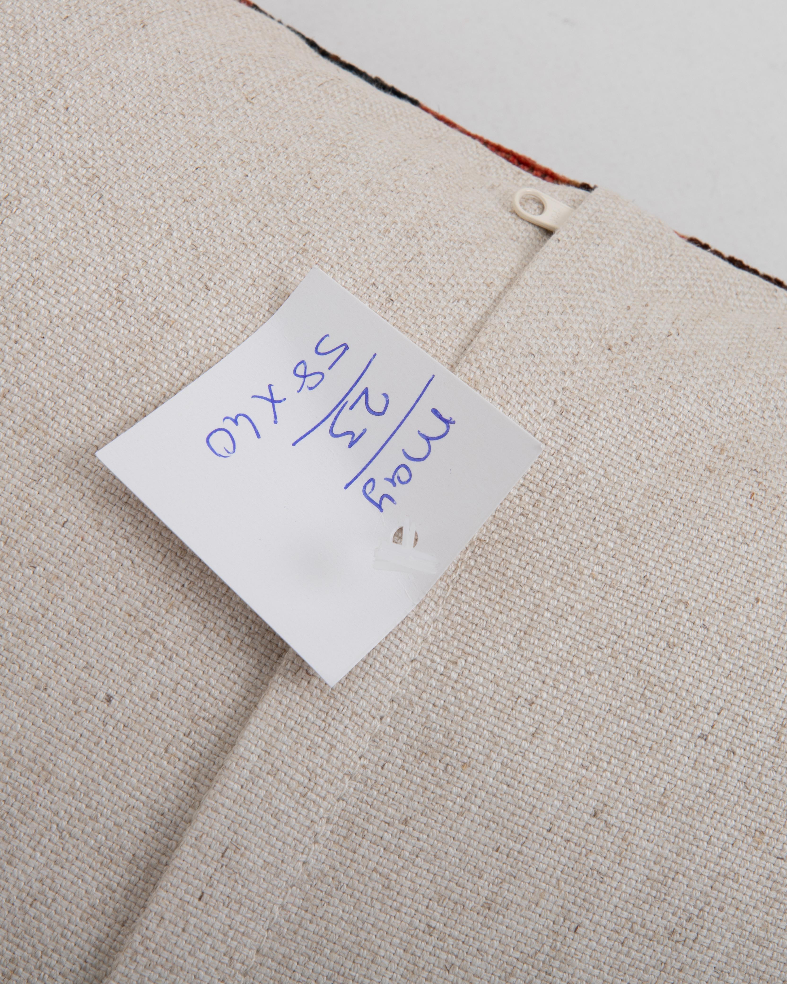 Laine Coussin de tapis fabriqué à partir d'un sac turkmène ancien en vente