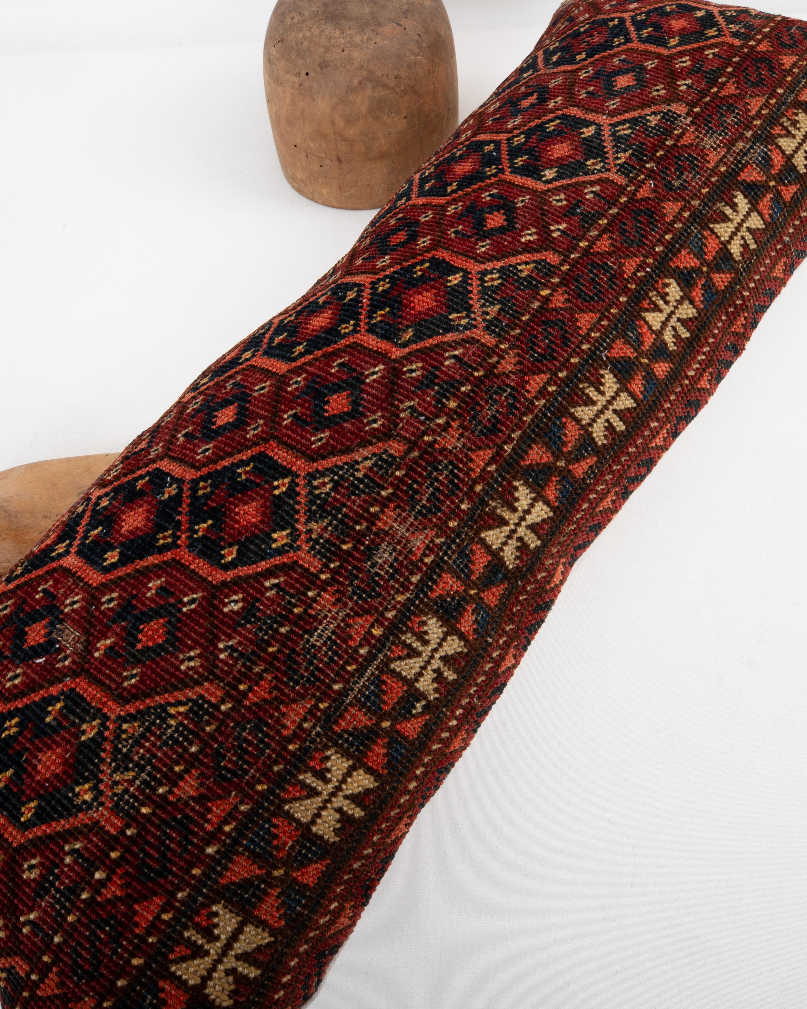 Alfombra Funda de almohada hecha con una antigua bolsa turcomana en venta 1