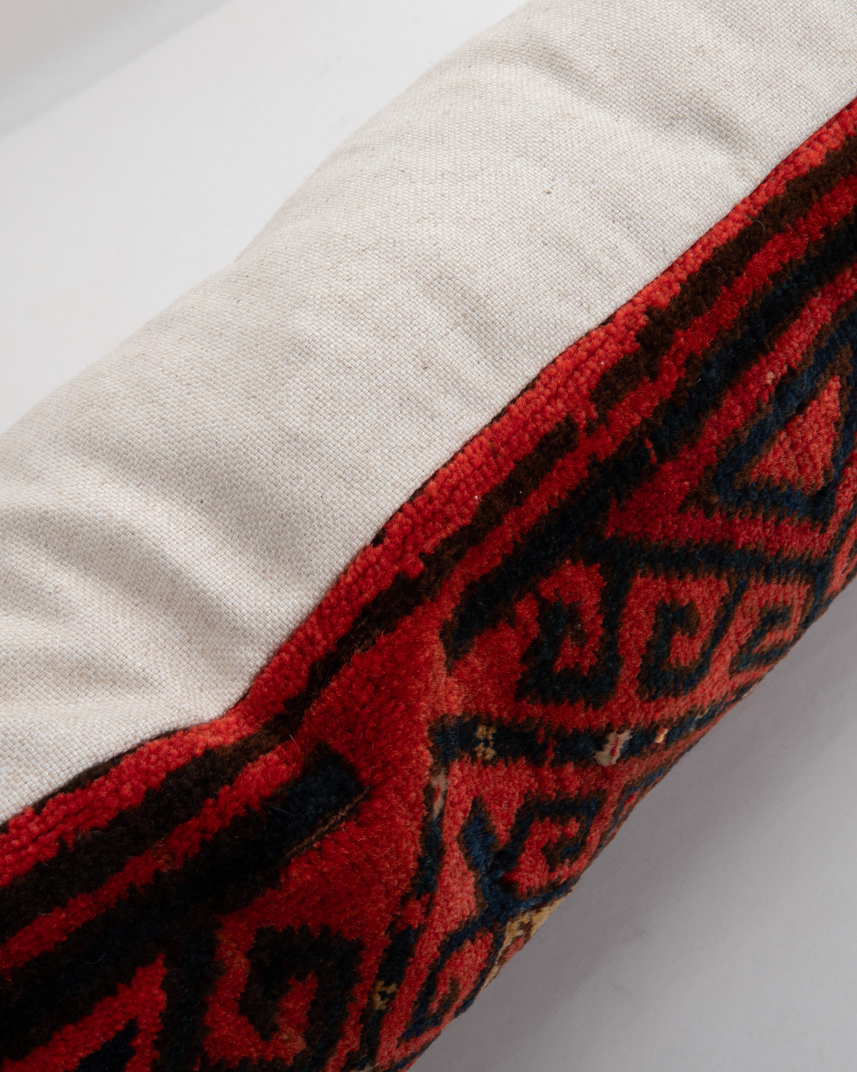 Alfombra Funda de almohada hecha con una antigua bolsa uzbeka Lana en venta
