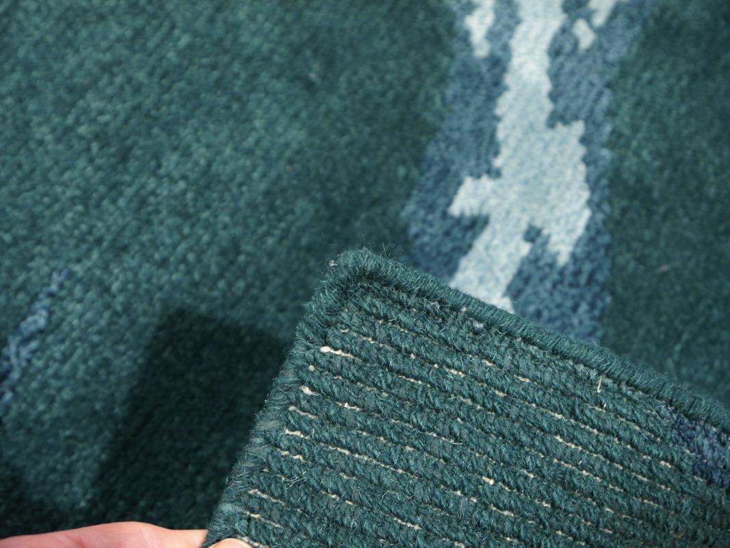 Teppich aus Seide und Wolle, handgeknüpft, Djoharian Kollektion, zeitgenössisches Design im Angebot 1