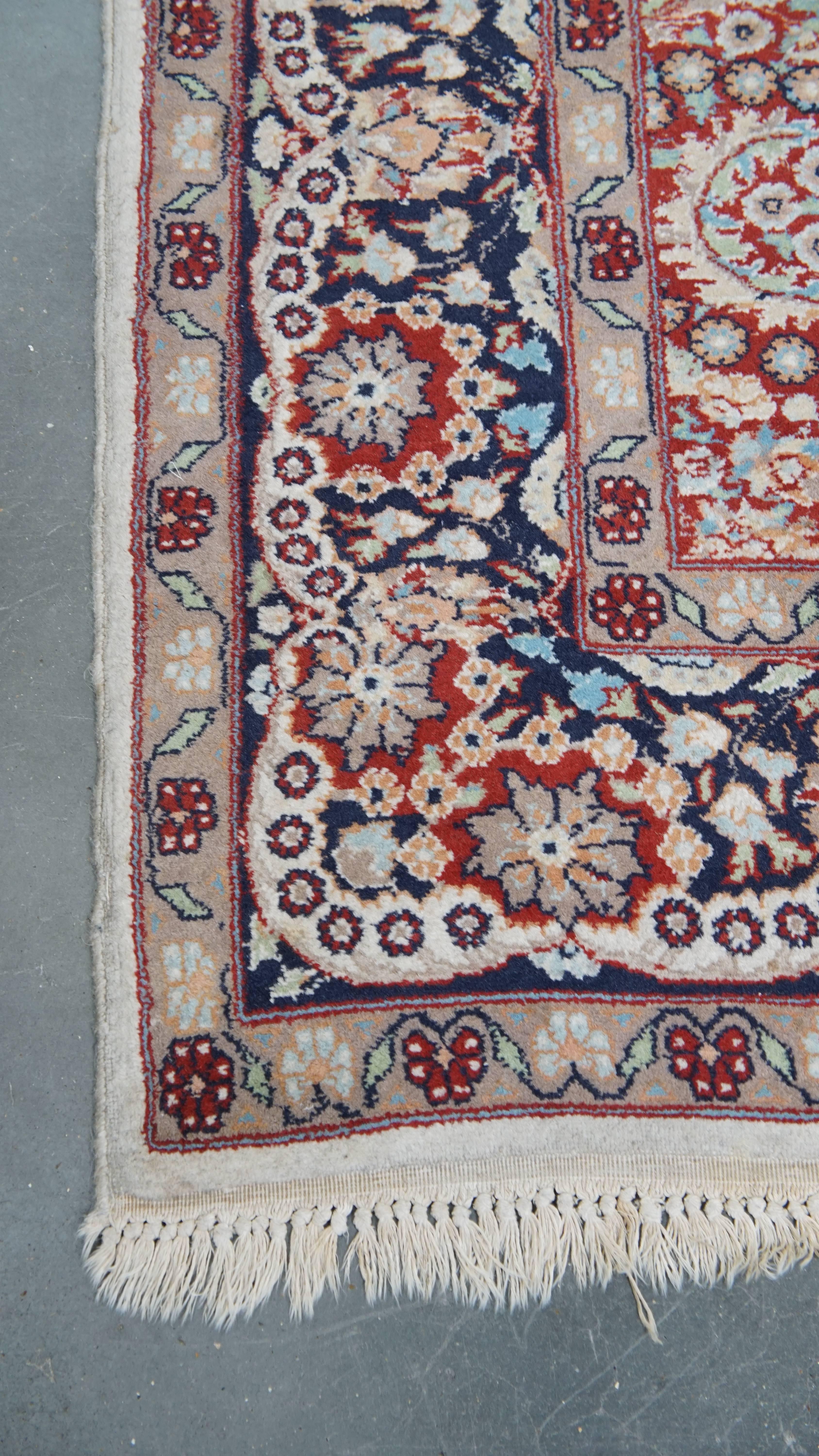 Romain classique Tapis à motifs et couleurs - 234x141cm en vente
