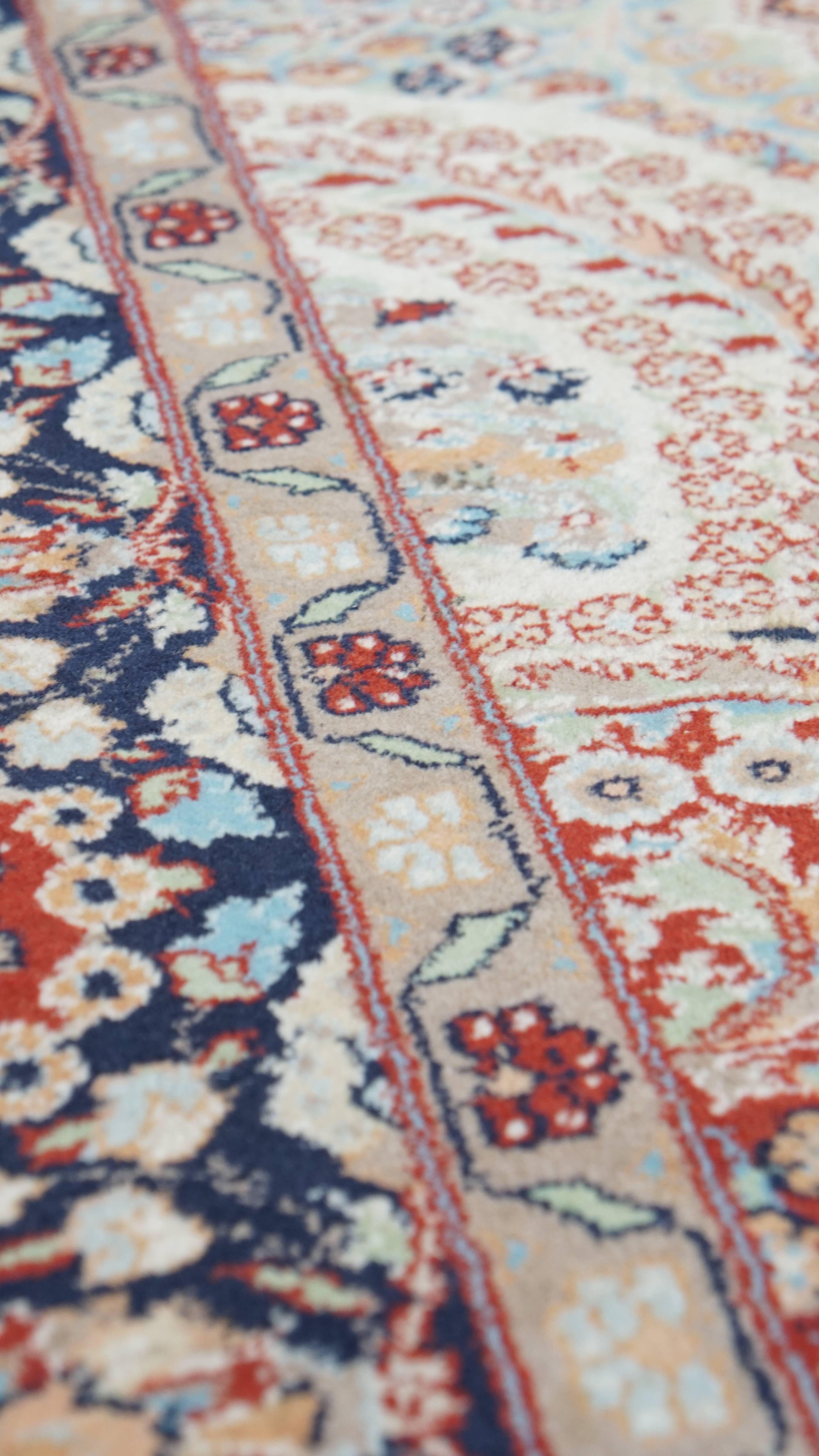 Fait main Tapis à motifs et couleurs - 234x141cm en vente
