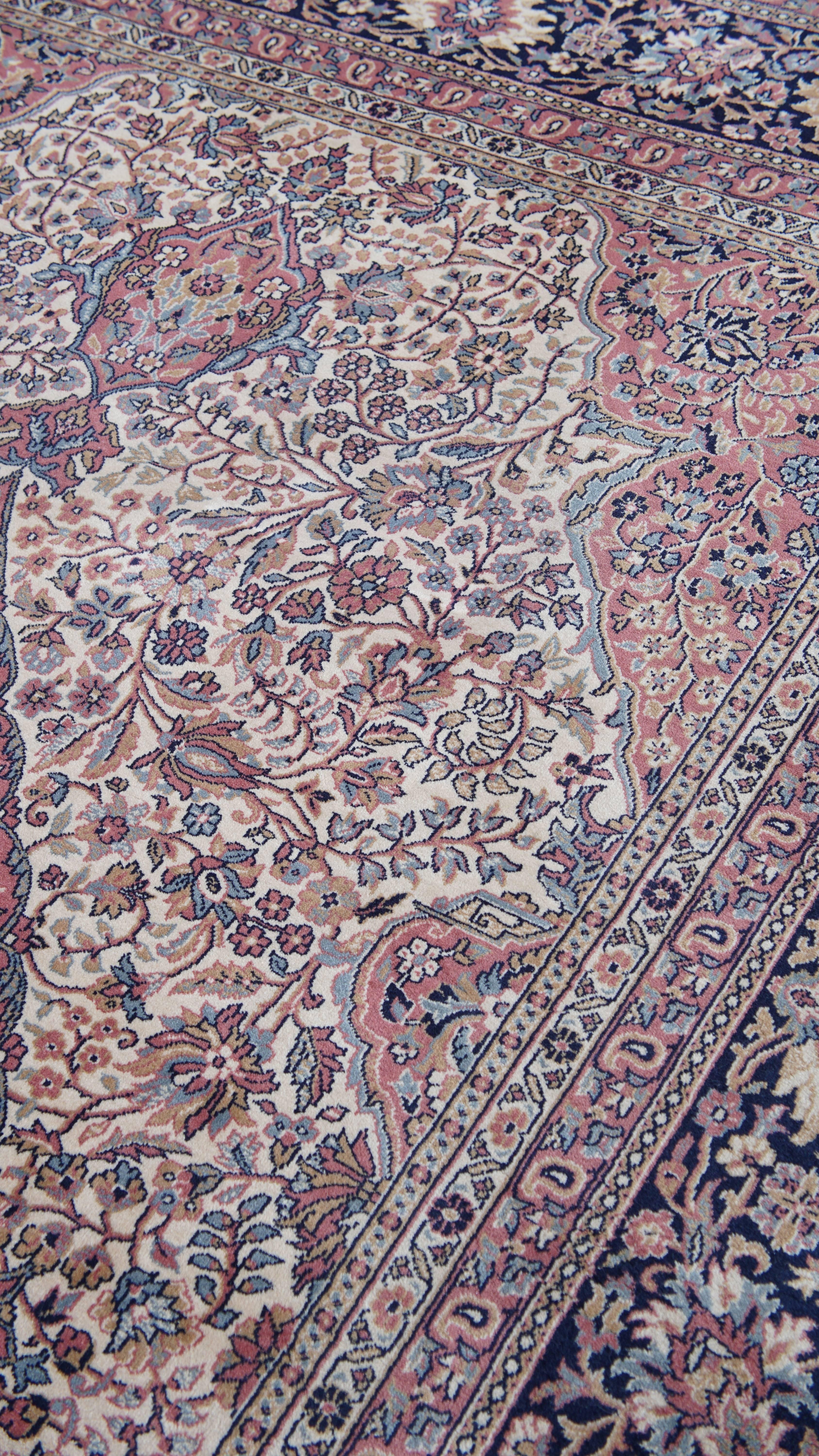 Teppich mit rosa und blauen Tönen - 302x208 cm (Baumwolle) im Angebot