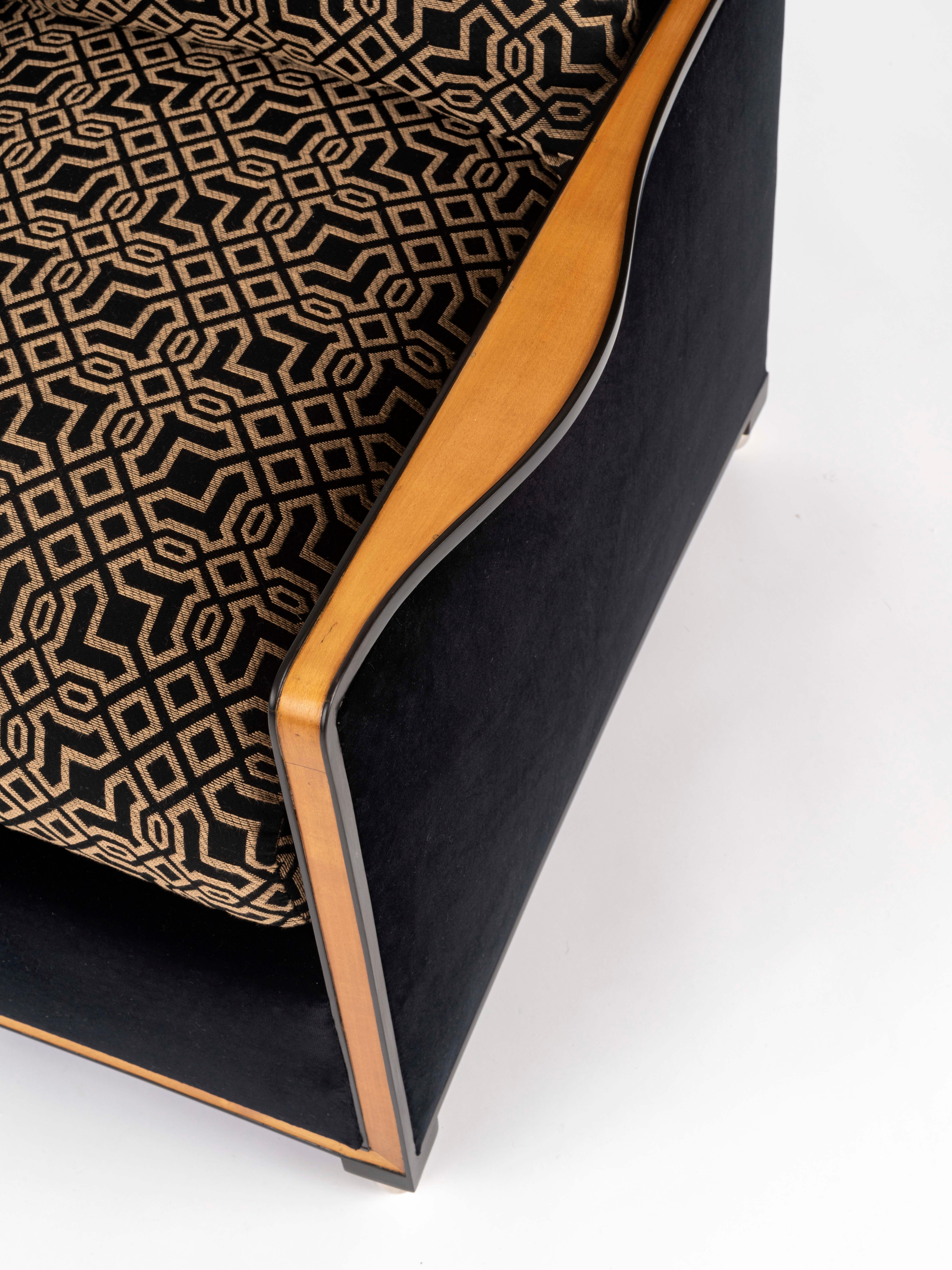 Ruhlmann 'À Oreilles Casées' Sillón Bergère de madera de frutal en venta 2