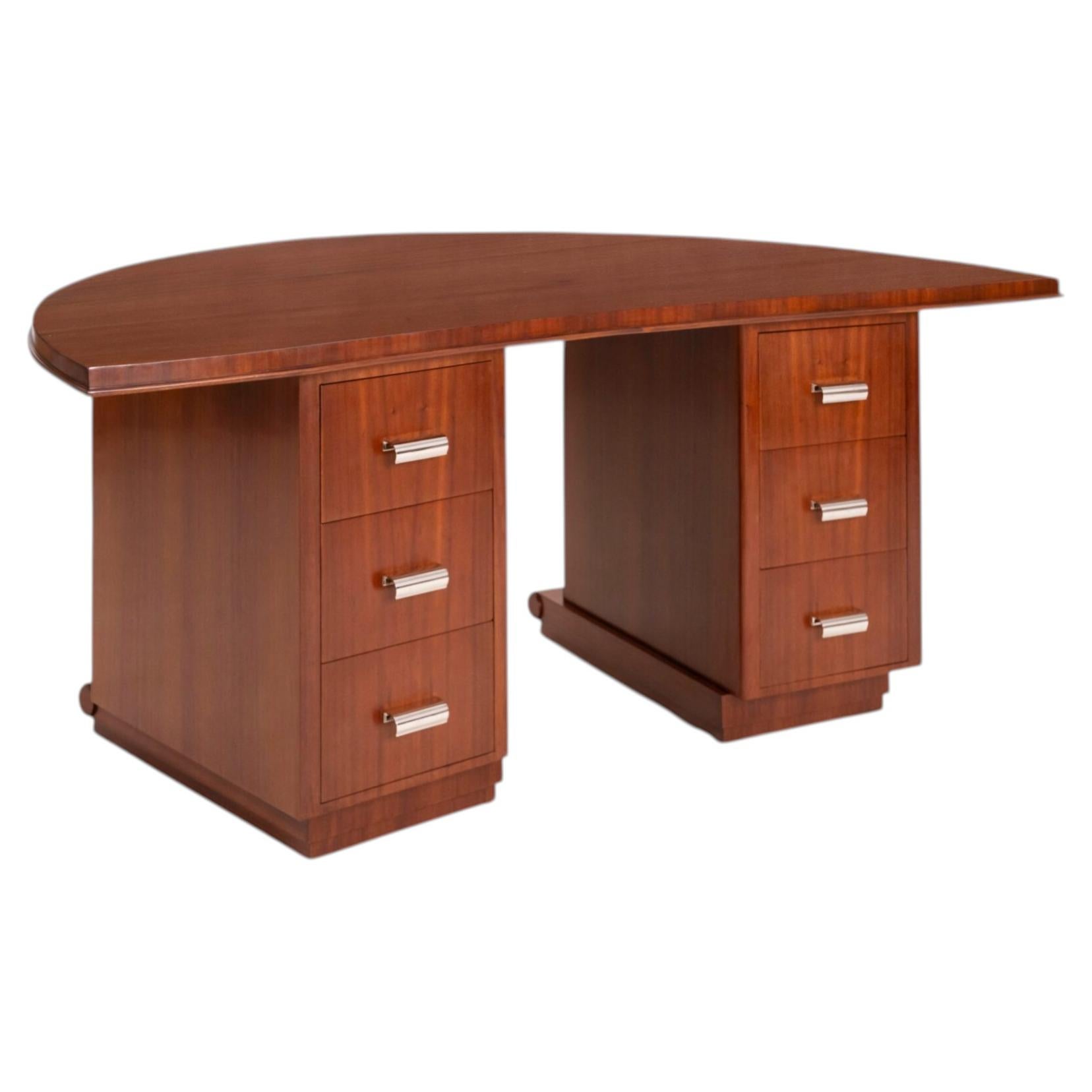 Escritorio semicircular de caoba Ruhlmann y Porteneuve en venta