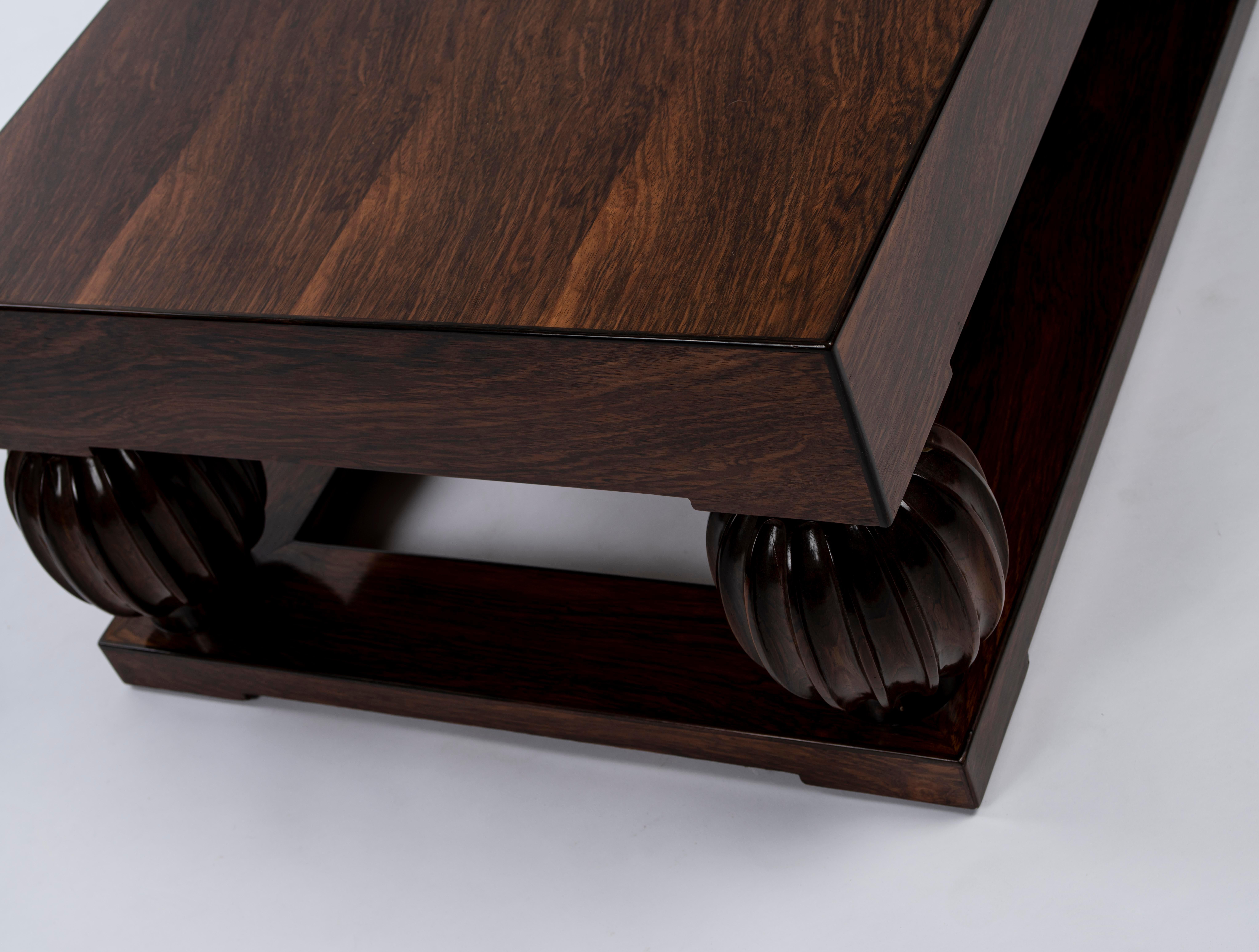 Ruhlmann 'Cabanel Basse-Boule' Tisch aus indischem Palisanderholz (Mitte des 20. Jahrhunderts) im Angebot