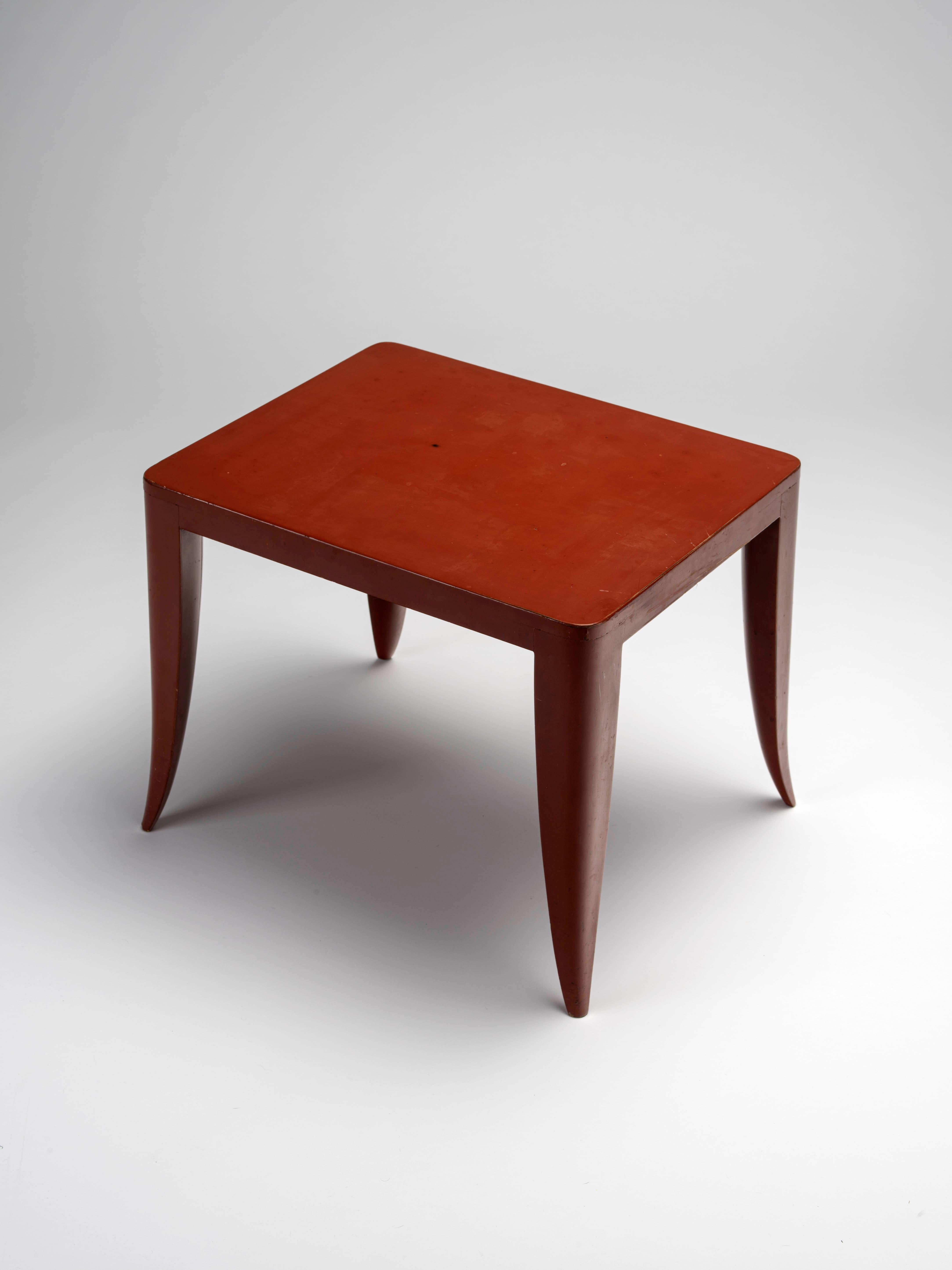 French Ruhlmann 'Ducharne Volante' Red Lacquered Coffee Table For Sale