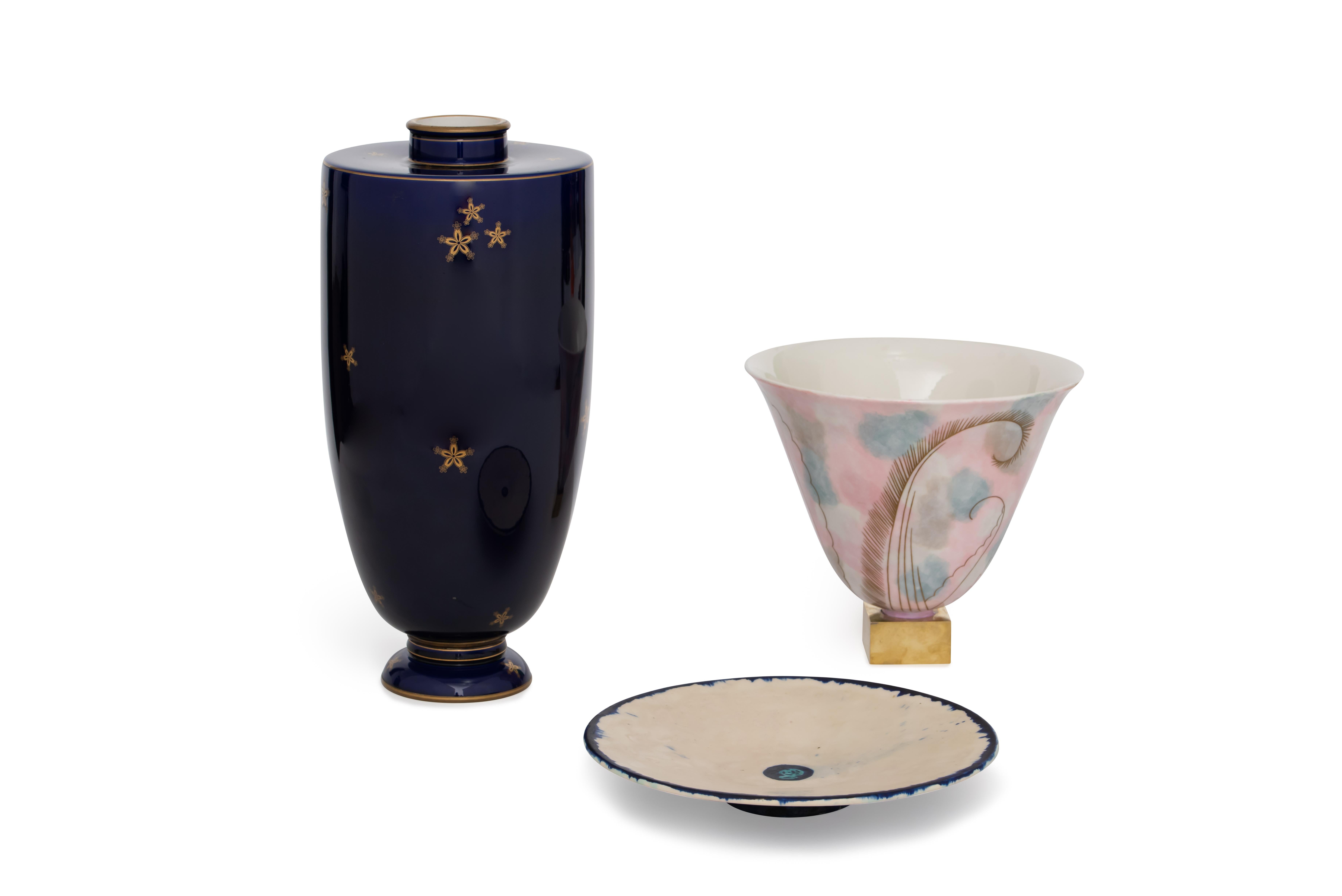 Vaso in porcellana smaltata e dorata 