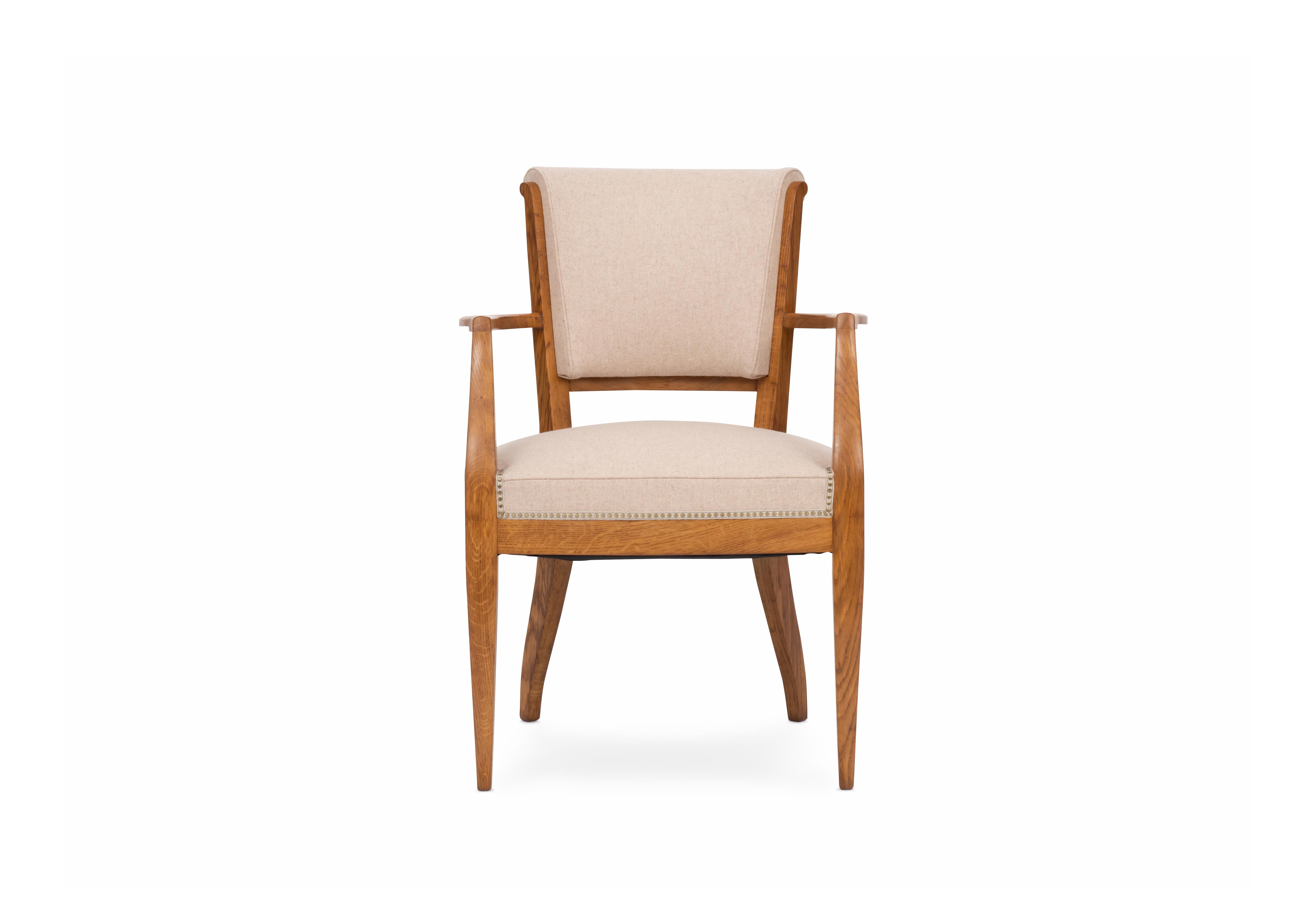 Art Déco Ruhlmann Pair of 'Ledroua' Model Oak Armchairs in vendita