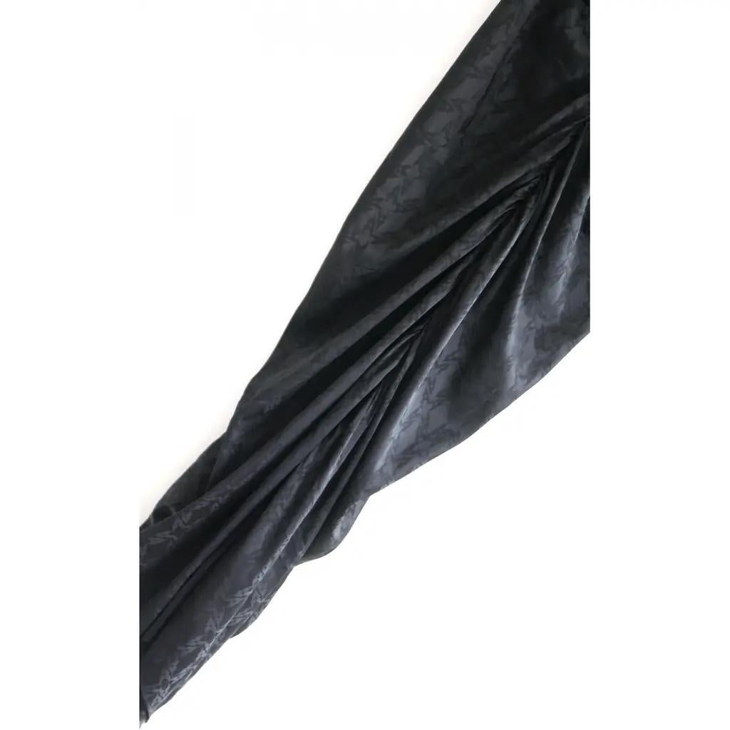 Nero Rui Long Dress Star Jacquard Abito increspato in seta nera in vendita