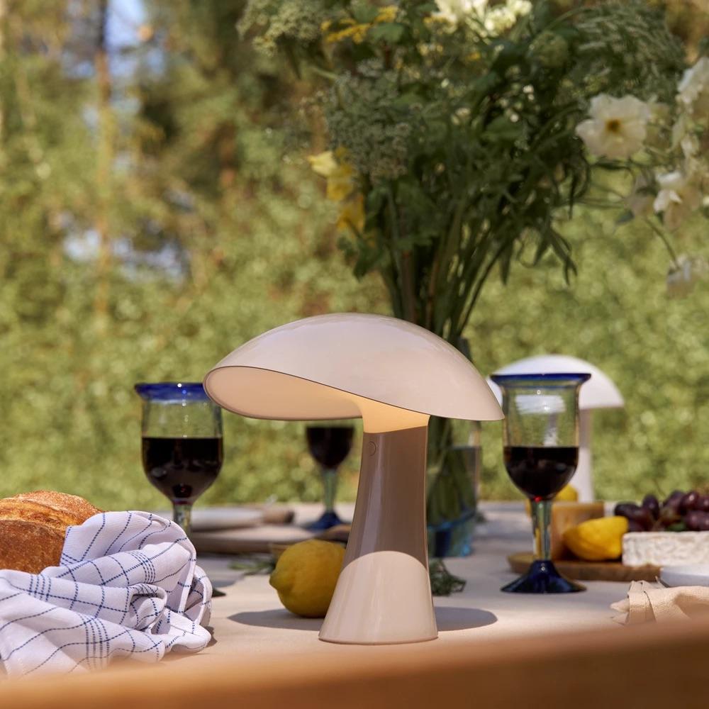 Lampe portative 'Rumee 220' en gris par Gabriel Tan pour Louis Poulsen Neuf - En vente à Glendale, CA