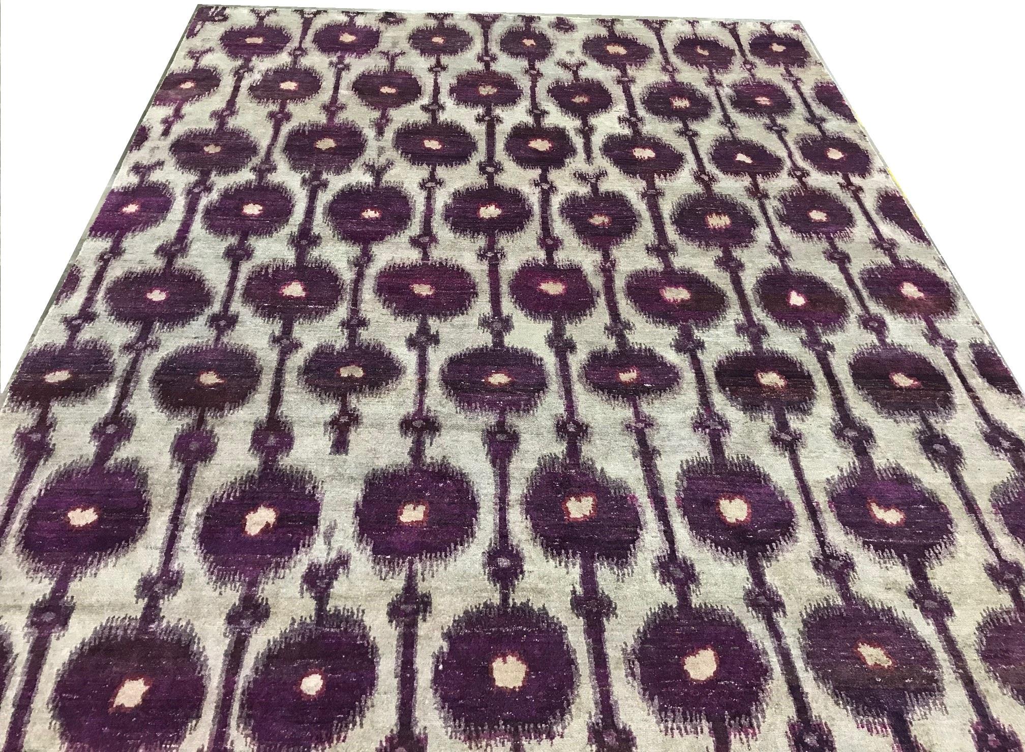 Contemporary Silver Purple Natural Silk Hand-Knotted Rug in Stock In New Condition For Sale In New York, NY