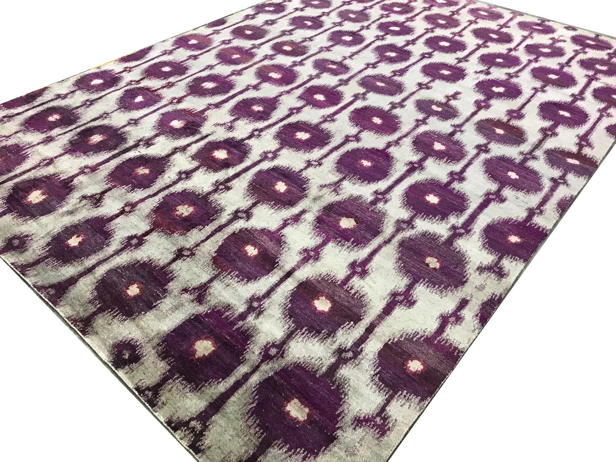 Silver Purple Contemporary Natural Silk Hand-Knotted Rug in Stock For Sale 1