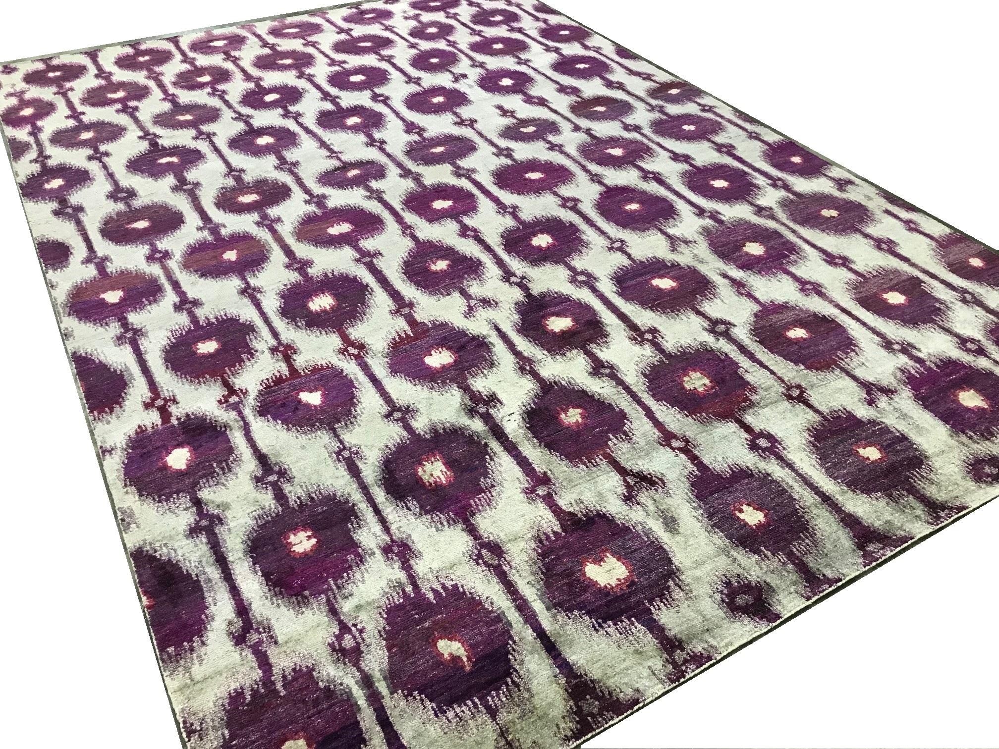 Silver Purple Contemporary Natural Silk Hand-Knotted Rug in Stock For Sale 2