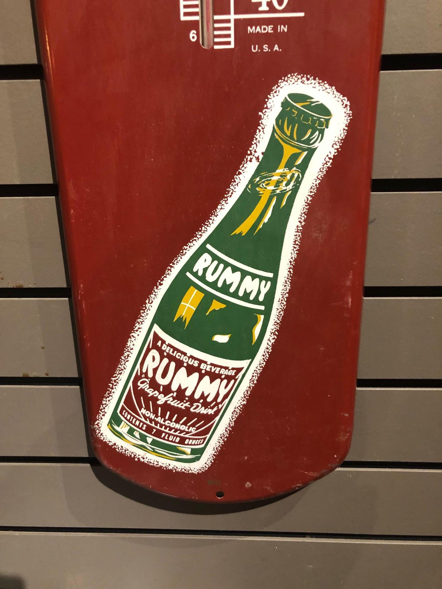 Rummy Grapefruit Soda Werbung Zinn Thermometer Schild im Zustand „Gut“ im Angebot in San Diego, CA