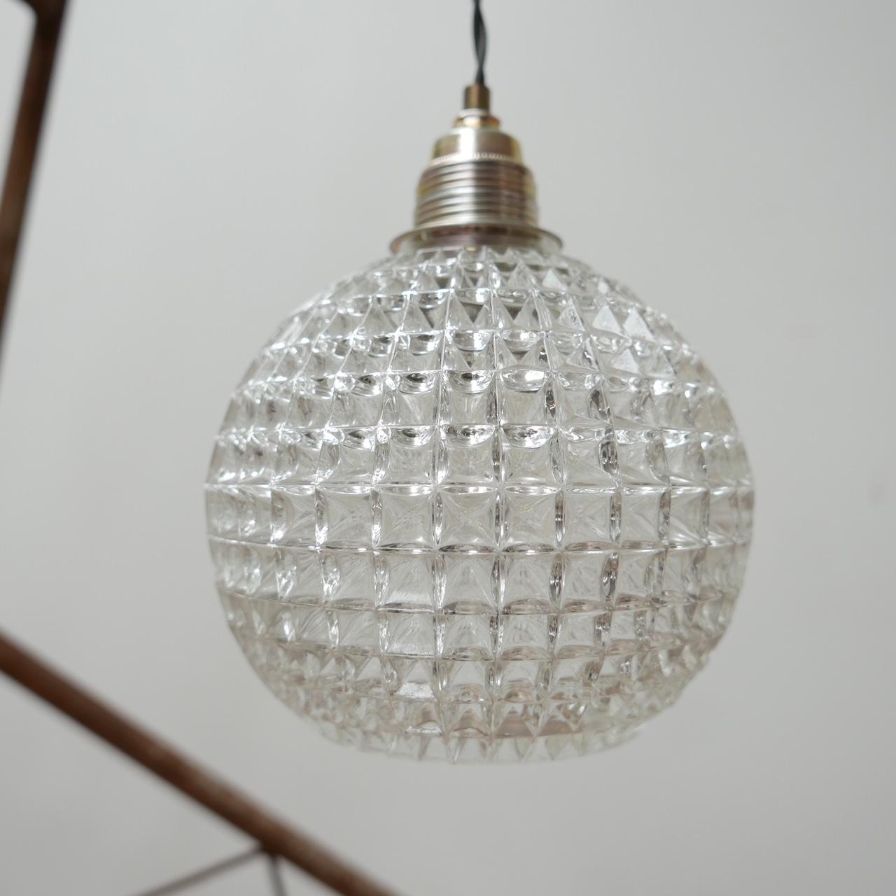 Vetro Serie di lampade a sospensione a sfera in vetro olandesi della fine del XX secolo '15' in vendita