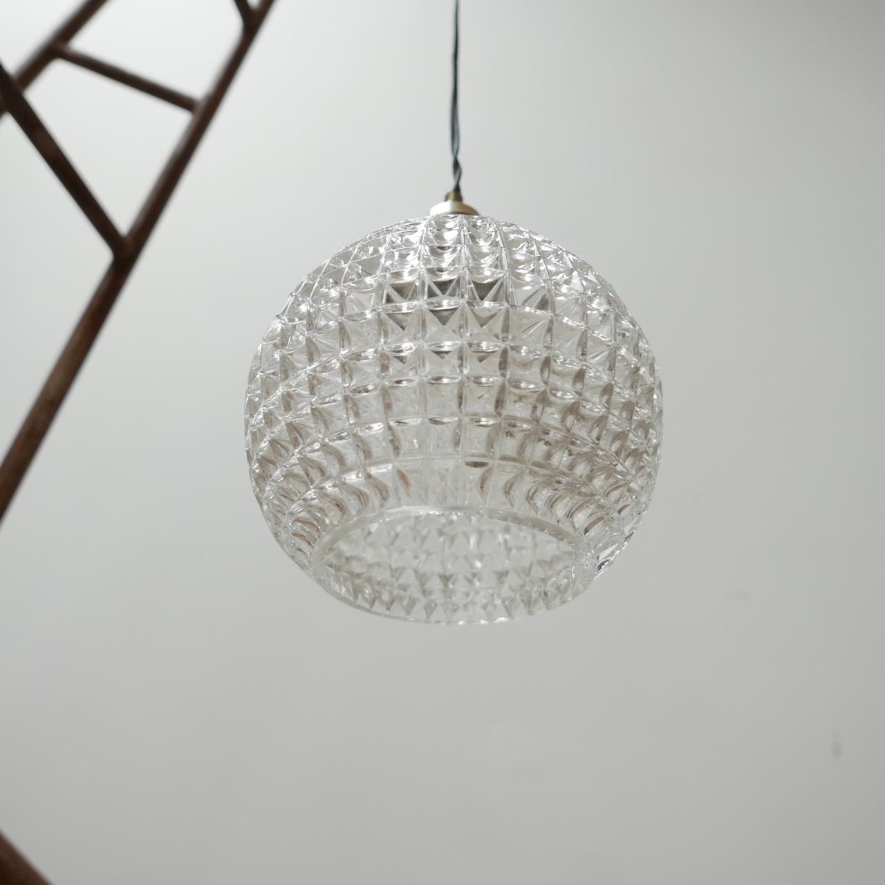 Serie di lampade a sospensione a sfera in vetro olandesi della fine del XX secolo '15' in vendita 1