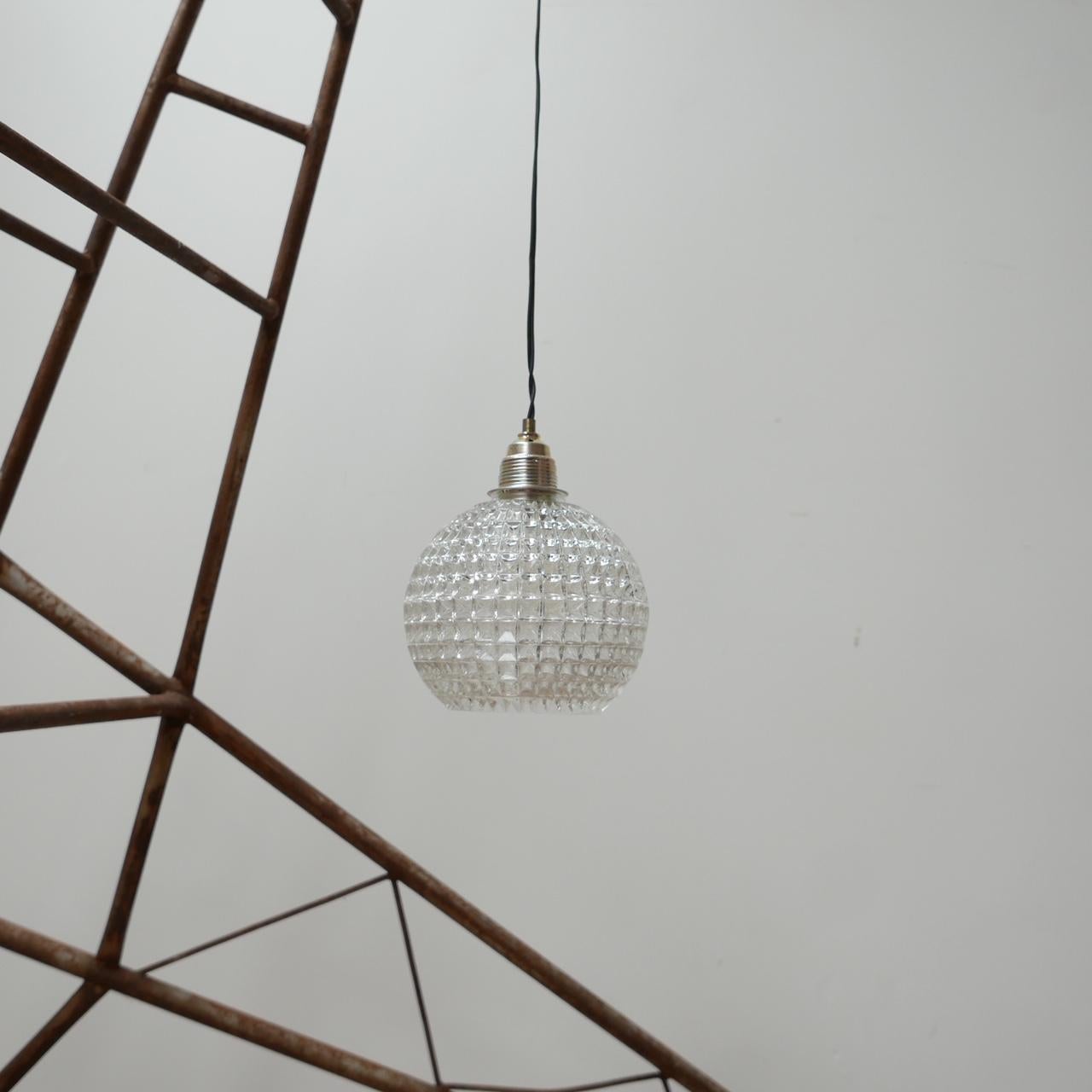 Serie di lampade a sospensione a sfera in vetro olandesi della fine del XX secolo '15' in vendita 2