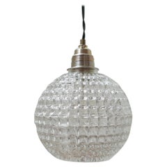 Run of Late 20th Dutch Glass Ball Pendant Lights '15' (Réventail de lampes à suspension en verre hollandais)