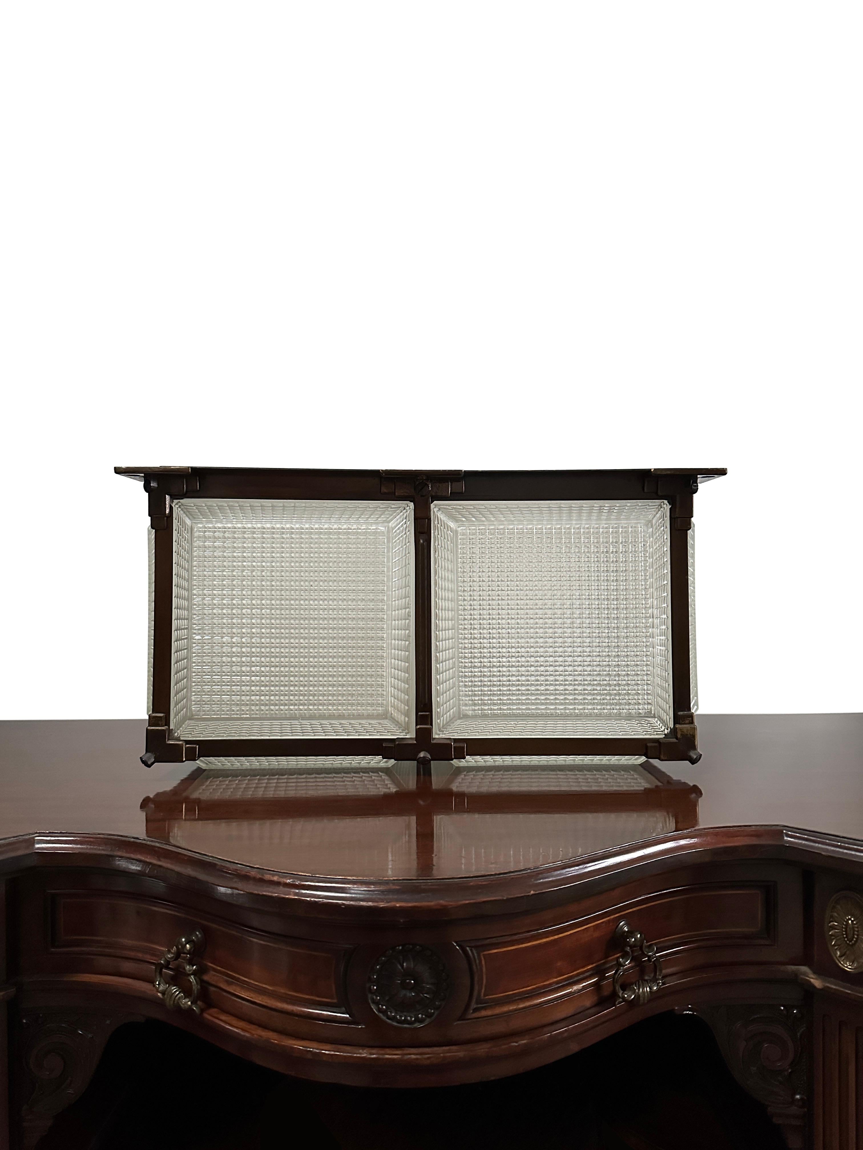 Ensemble de plafonniers anciens et vintage encastrés en hédralite Holophane en vente 1