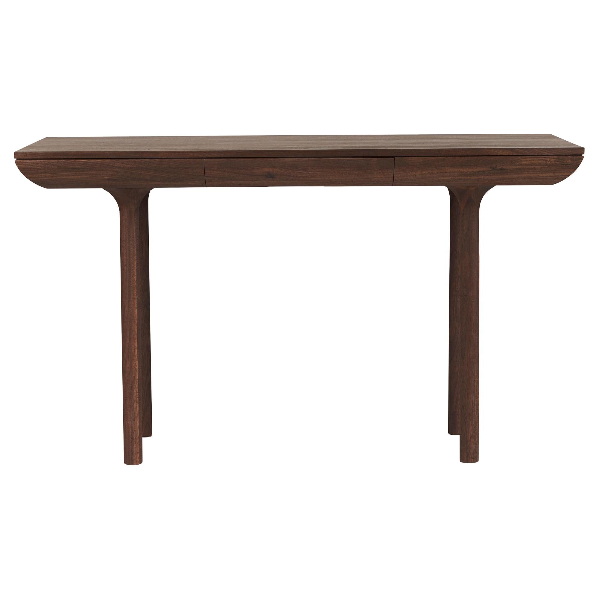 Im Angebot: Rúna Kleiner Schreibtisch:: von Isabel Ahm aus Warm Nordic, Brown (Oiled walnut)