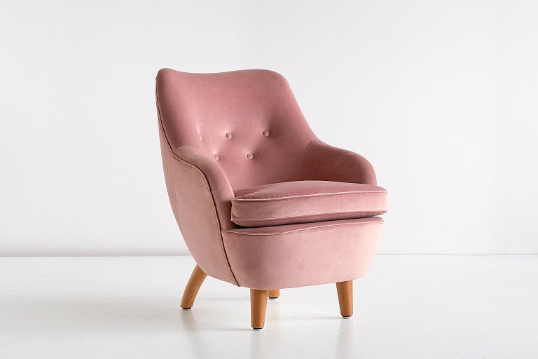 Mid-20th Century Runar Engblom Armchair in Pink Velvet and Elm Wood, Hotel Vaakuna, Finland, 1951 For Sale