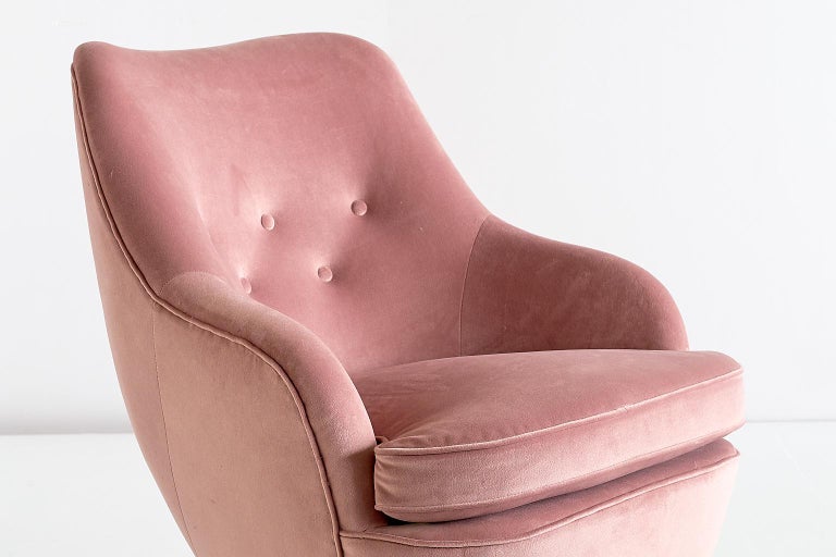Fabric Runar Engblom Armchair in Pink Velvet and Elm Wood, Hotel Vaakuna, Finland, 1951 For Sale