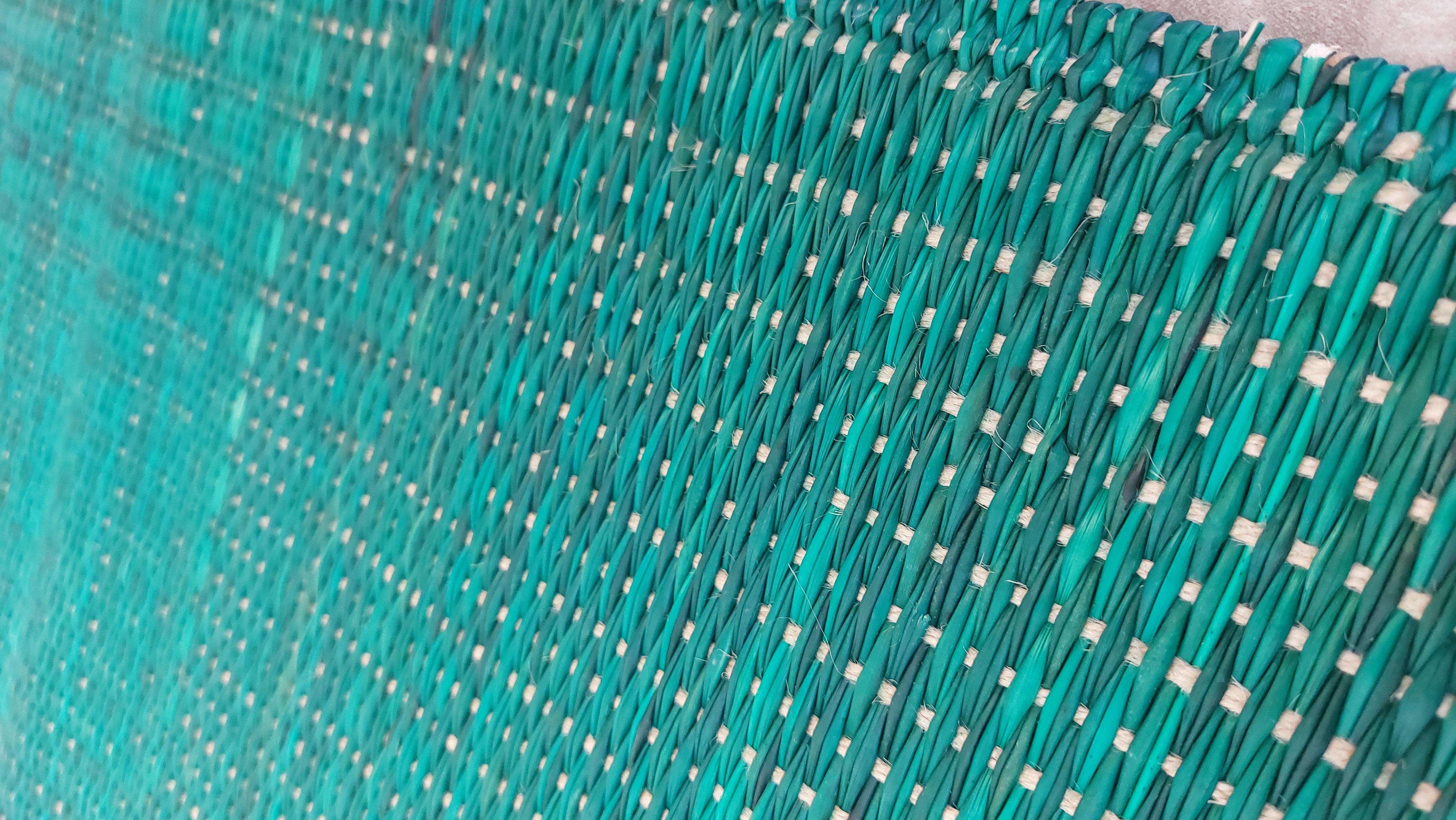 Läufer aus Naturfaser 3'x8' mit grünem Muster für modernes Dekor im Zustand „Neu“ im Angebot in LES BERGES DU LAC, TN