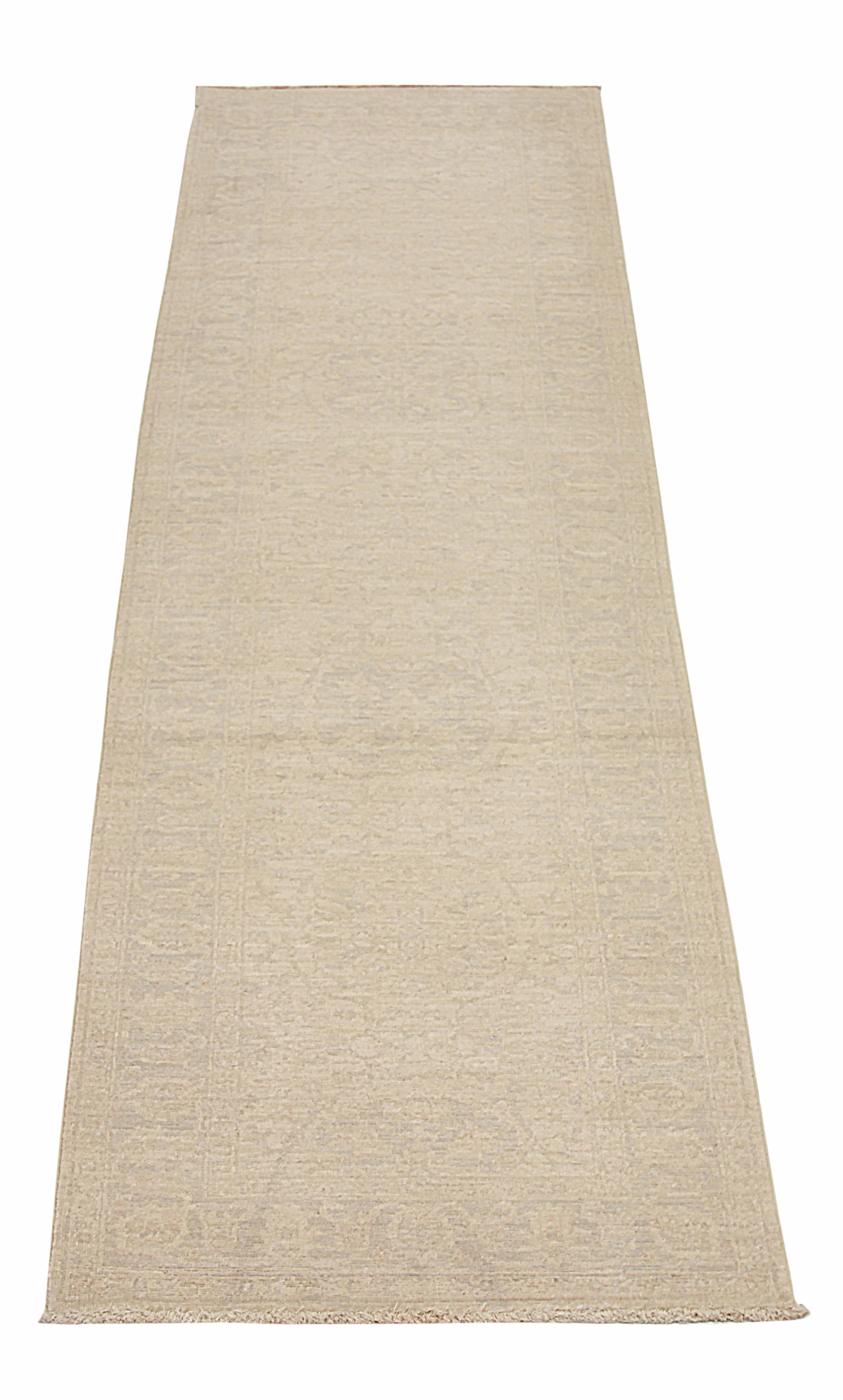 Runner rug handwoven from the finest sheep’s wool. It’s colored with all-natural vegetable dyes that are safe for humans and pets. It’s a traditional Tabriz design handwoven by expert artisans. It’s a lovely runner rug that can be incorporated with