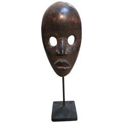 'Running' Mask Danh Tribe