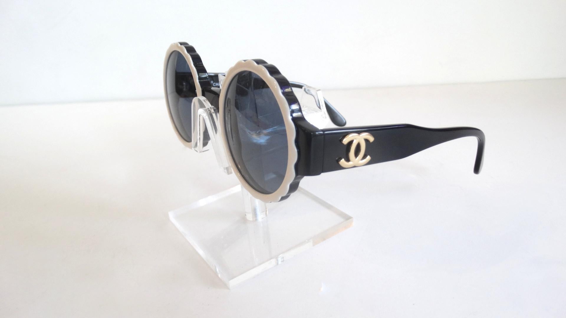 Runway 1994 Chanel White & Black Scalloped Circle Sunglasses 3