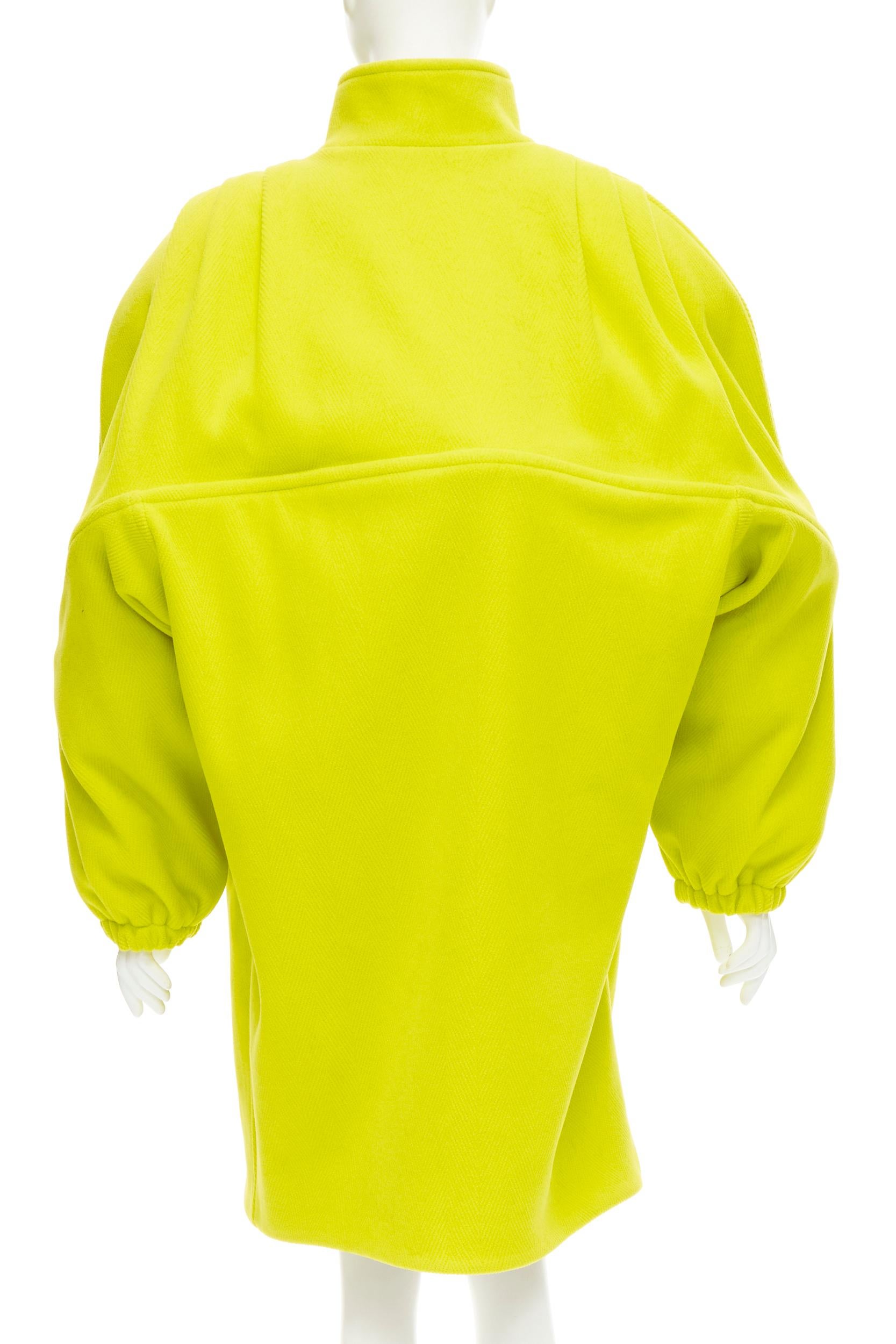 runway BALENCIAGA 2019 Runway yellow wool padded oversized cocoon coat FR34 XS In New Condition For Sale In Hong Kong, NT