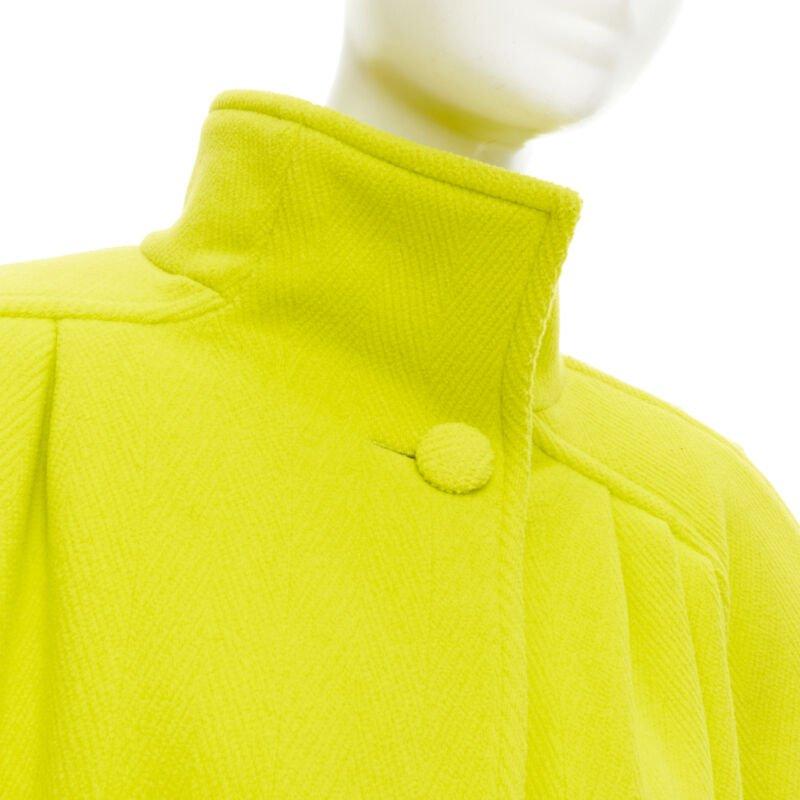 BALENCIAGA 2019 Runway manteau cocon surdimensionné en laine jaune paddée FR34 XS en vente 2