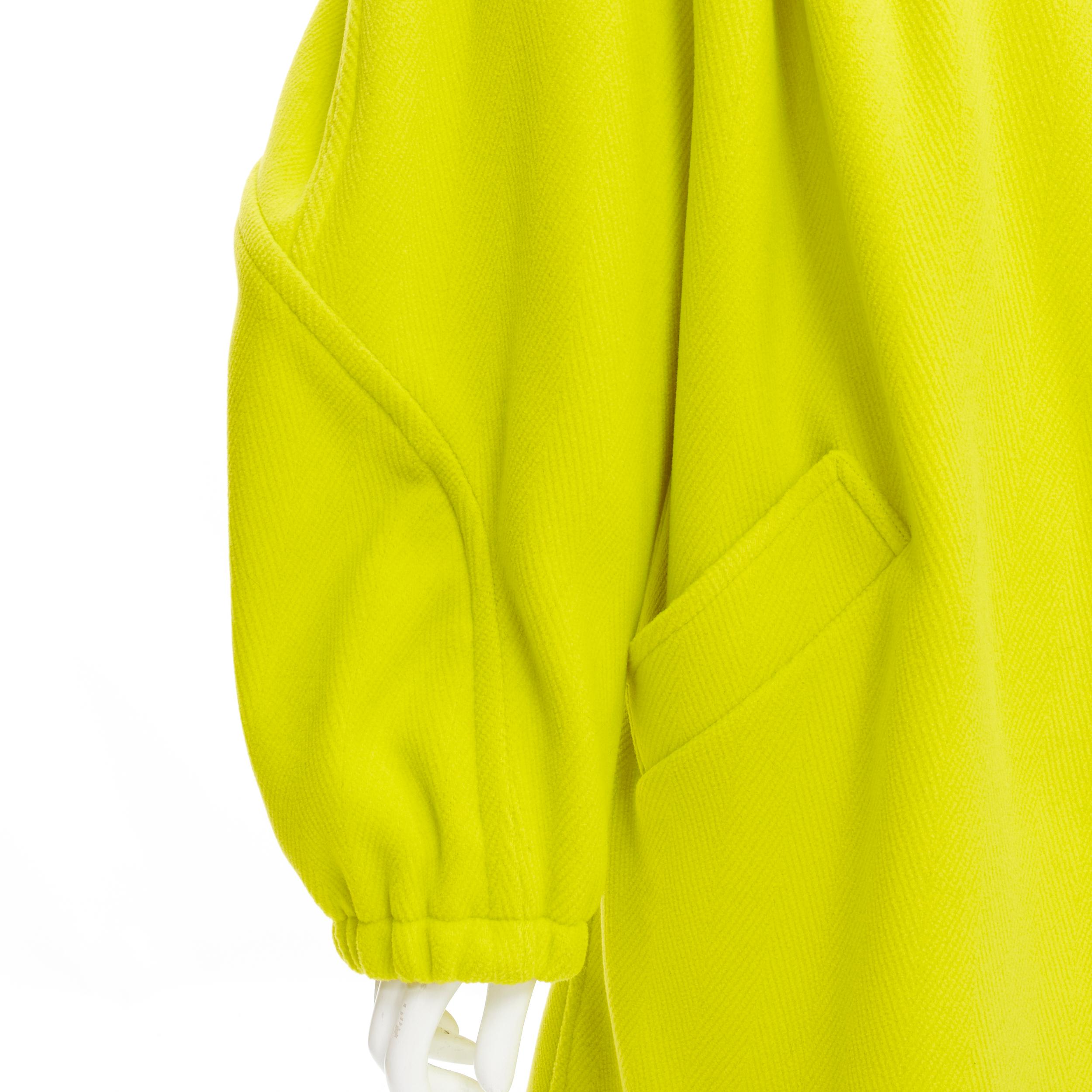 BALENCIAGA - Manteau cocon surdimensionné en laine jaune matelassé, taille FR34, défilé 2019 en vente 3