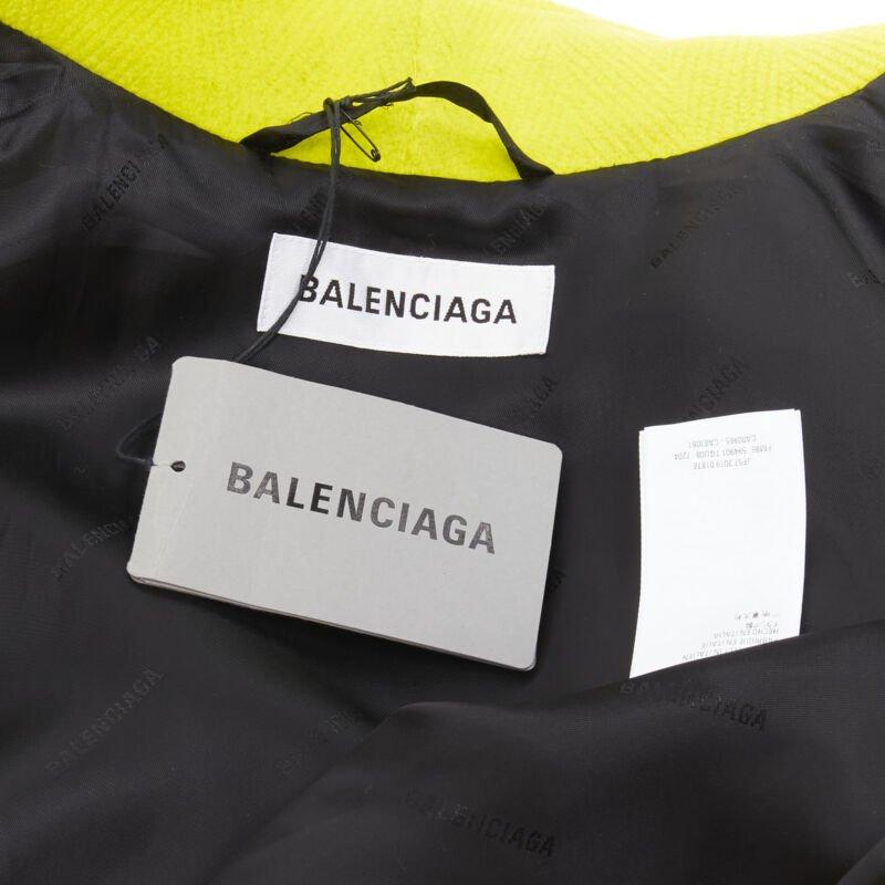 BALENCIAGA 2019 Runway manteau cocon surdimensionné en laine jaune paddée FR34 XS en vente 4