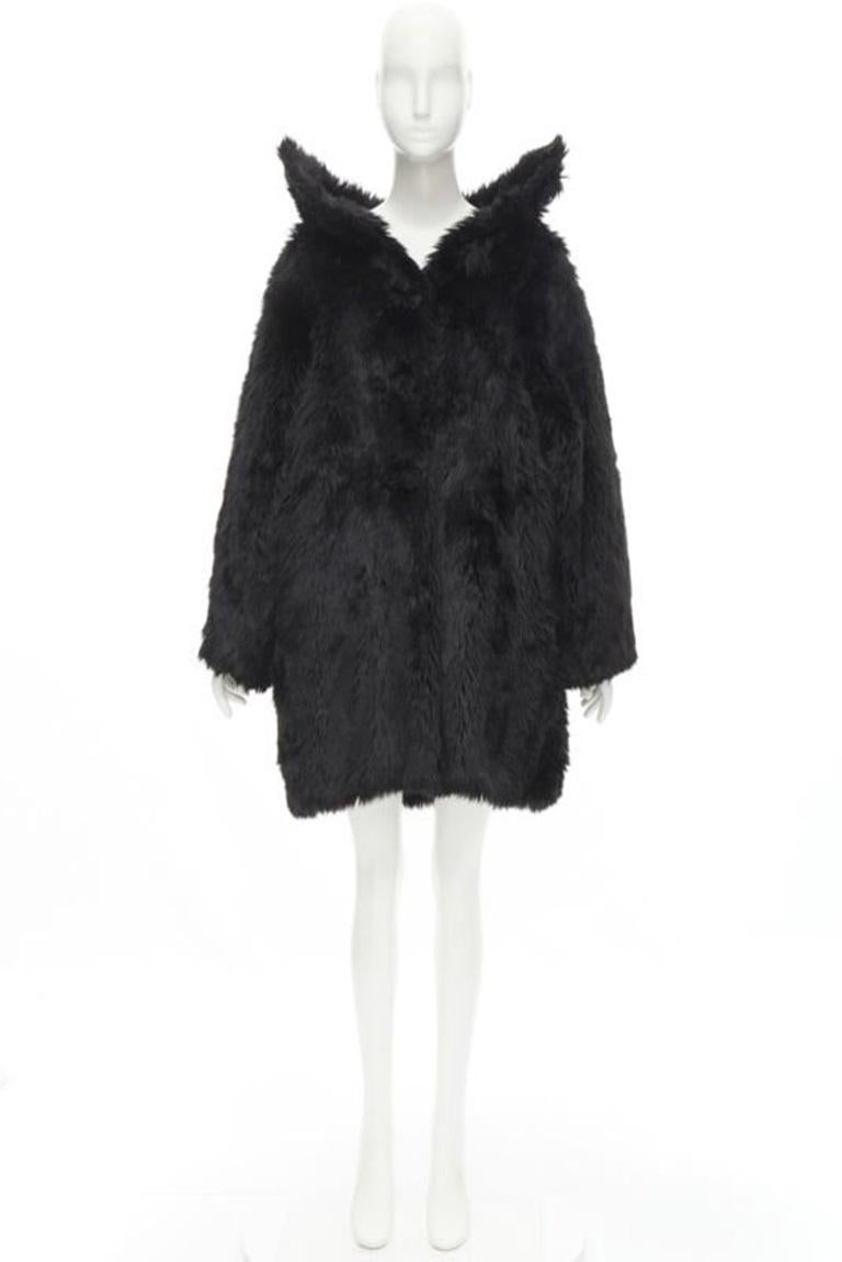 runway BALENCIAGA Demna 2019 Runway black faux fur Swing off shoulder coat FR34 For Sale 4