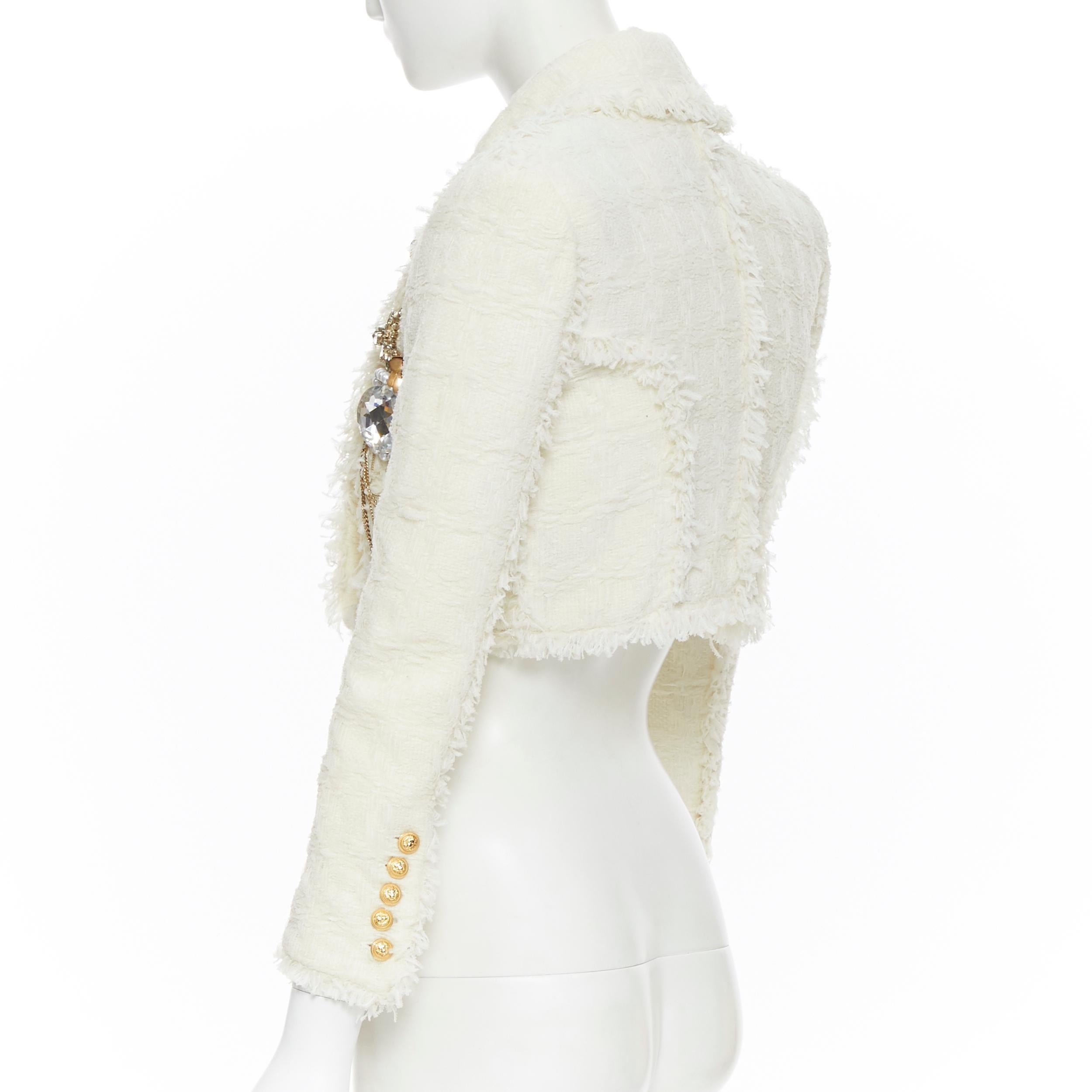 runway BALMAIN ivory white tweed crystal pearl brooch cropped blazer jacket FR34 In Excellent Condition In Hong Kong, NT
