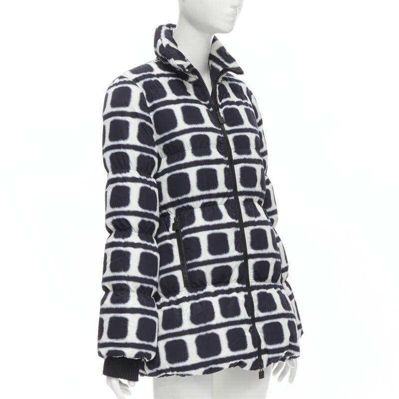 Runway CHANEL 07A black white tie dye nylon down padded puffer jacket FR34 XS In Excellent Condition In Hong Kong, NT