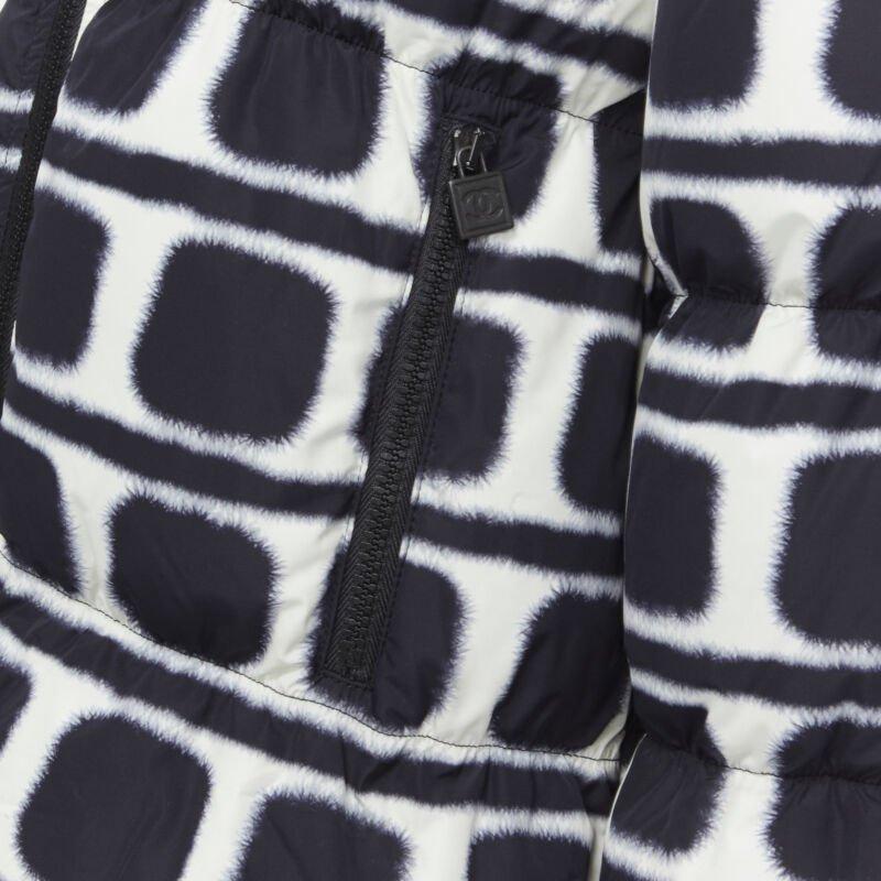 Runway CHANEL 07A black white tie dye nylon down padded puffer jacket FR34 XS 4