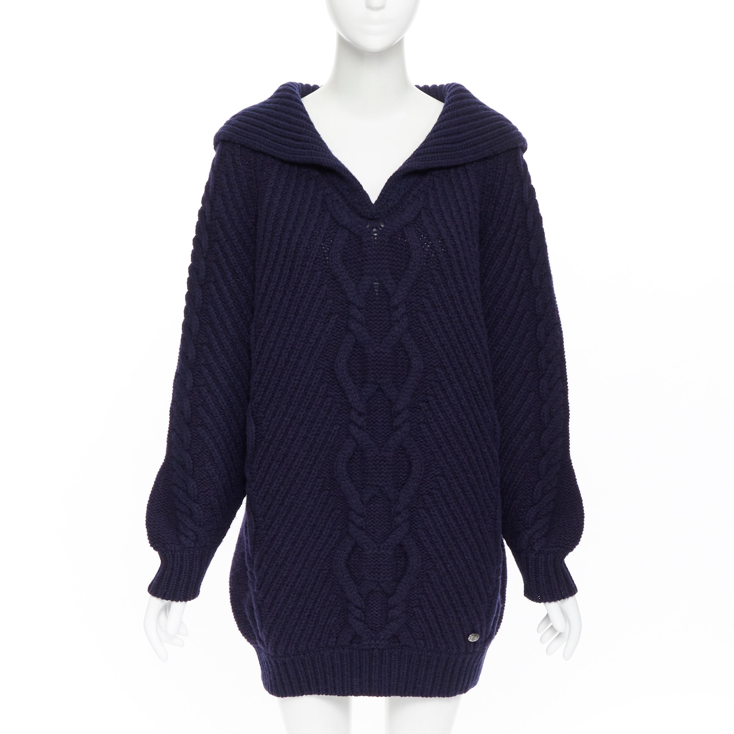 runway CHANEL 18A navy wool cashmere cable knit sailor collar sweater dress FR42
Brand: Chanel
Designer: Karl Lagerfeld
Collection: 2018 Metier D'Arts
Model Name / Style: Sweater dress
Material: Wool, cashmere
Color: Navy
Pattern: Solid
Extra