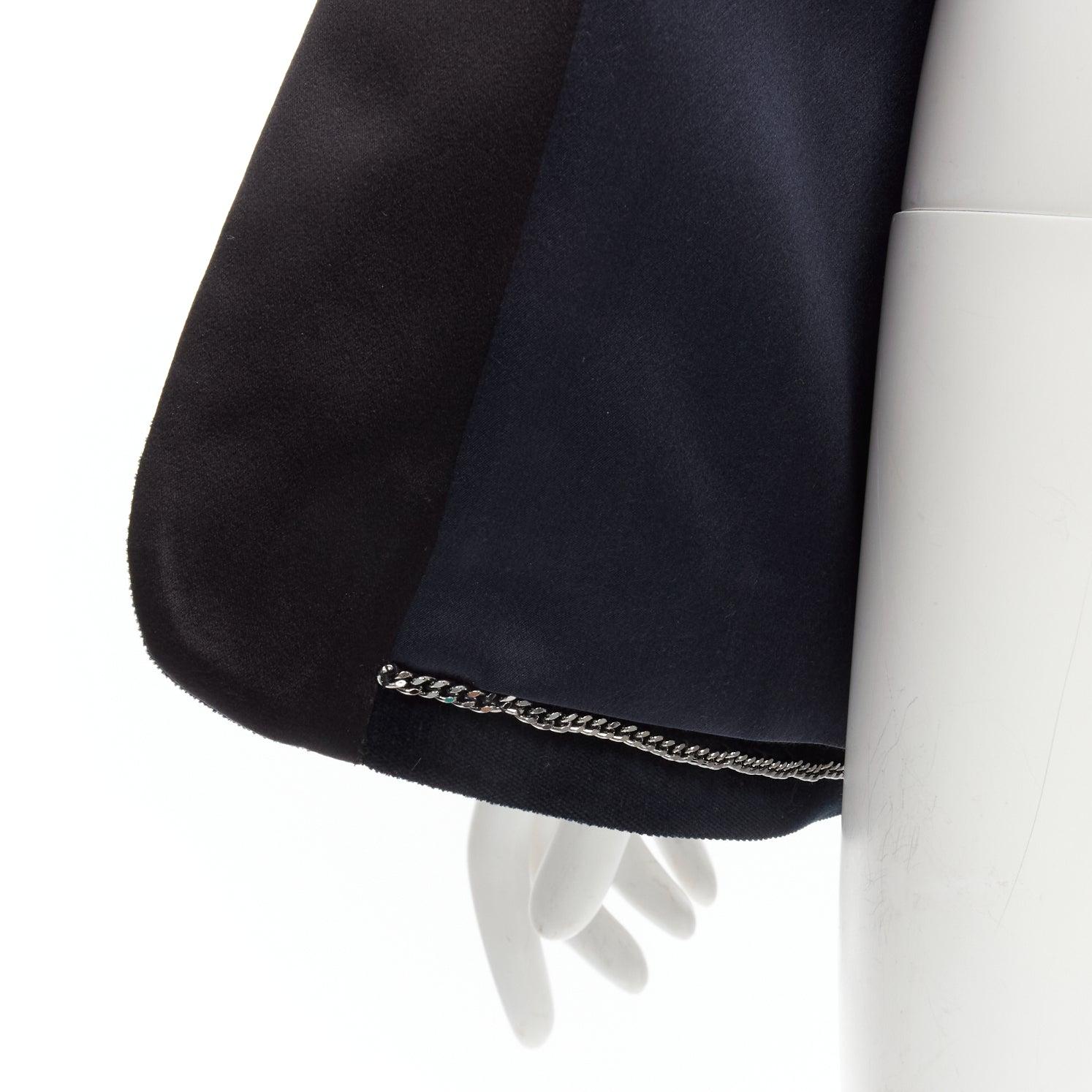 Runway CHANEL 18A Paris Hamburg Metier D'art navy velvet tuxedo blazer FR46 For Sale 9