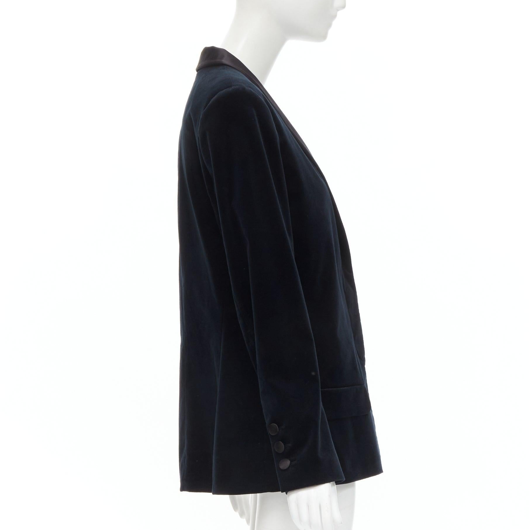 Runway CHANEL 18A Paris Hamburg Metier D'art navy velvet tuxedo blazer FR46 In Excellent Condition For Sale In Hong Kong, NT