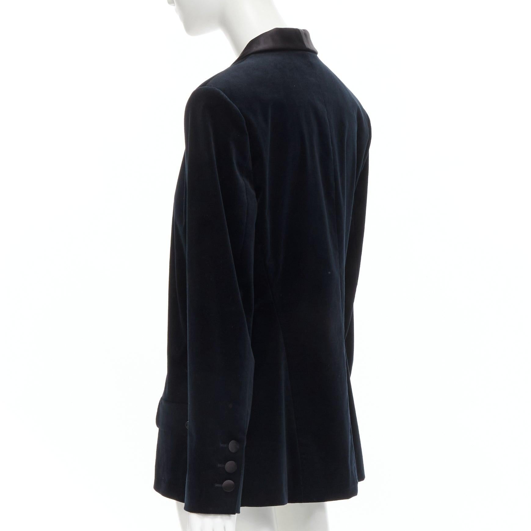 Runway CHANEL 18A Paris Hamburg Metier D'art navy velvet tuxedo blazer FR46 For Sale 1