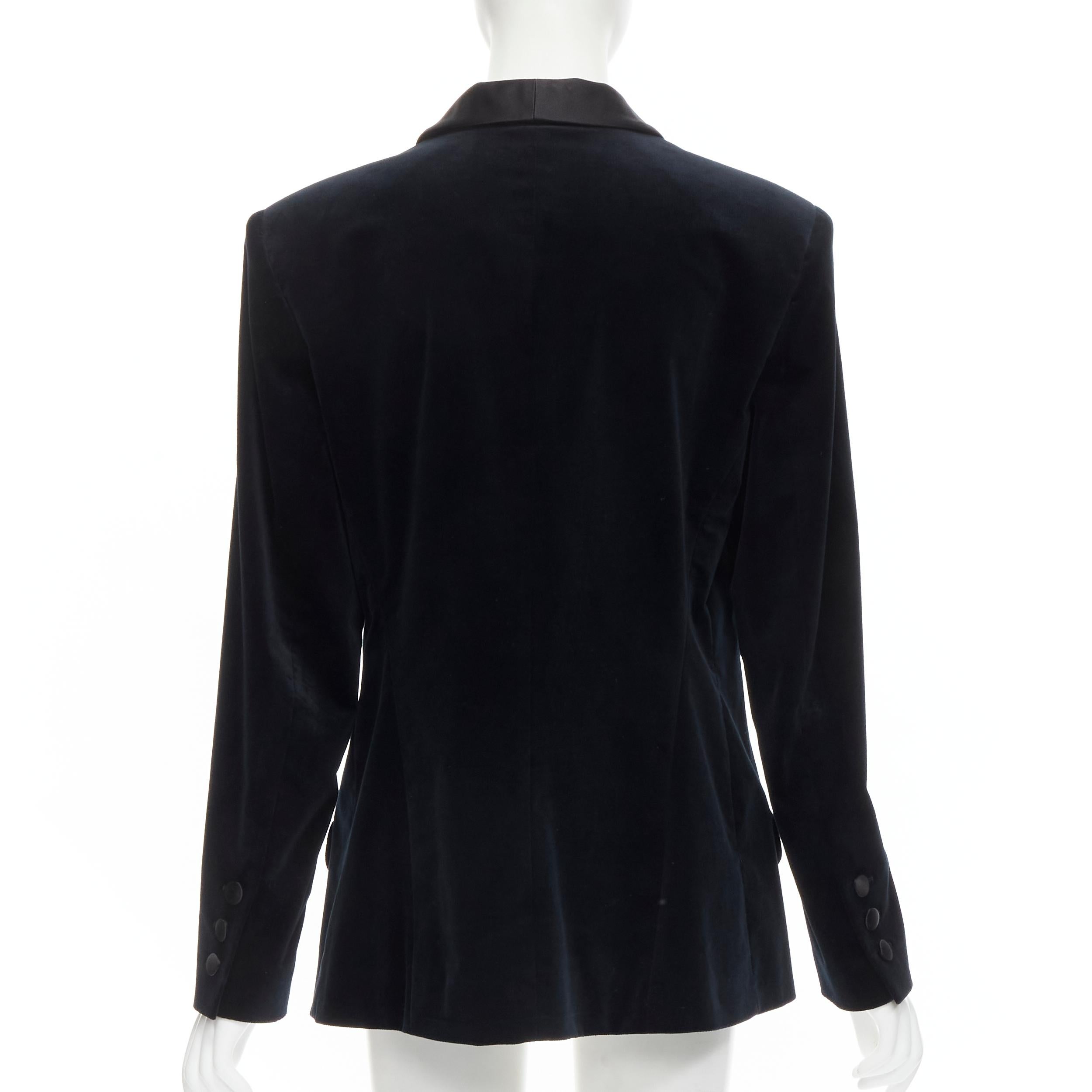 Runway CHANEL 18A Paris Hamburg Metier D'art navy velvet tuxedo blazer FR46 For Sale 2