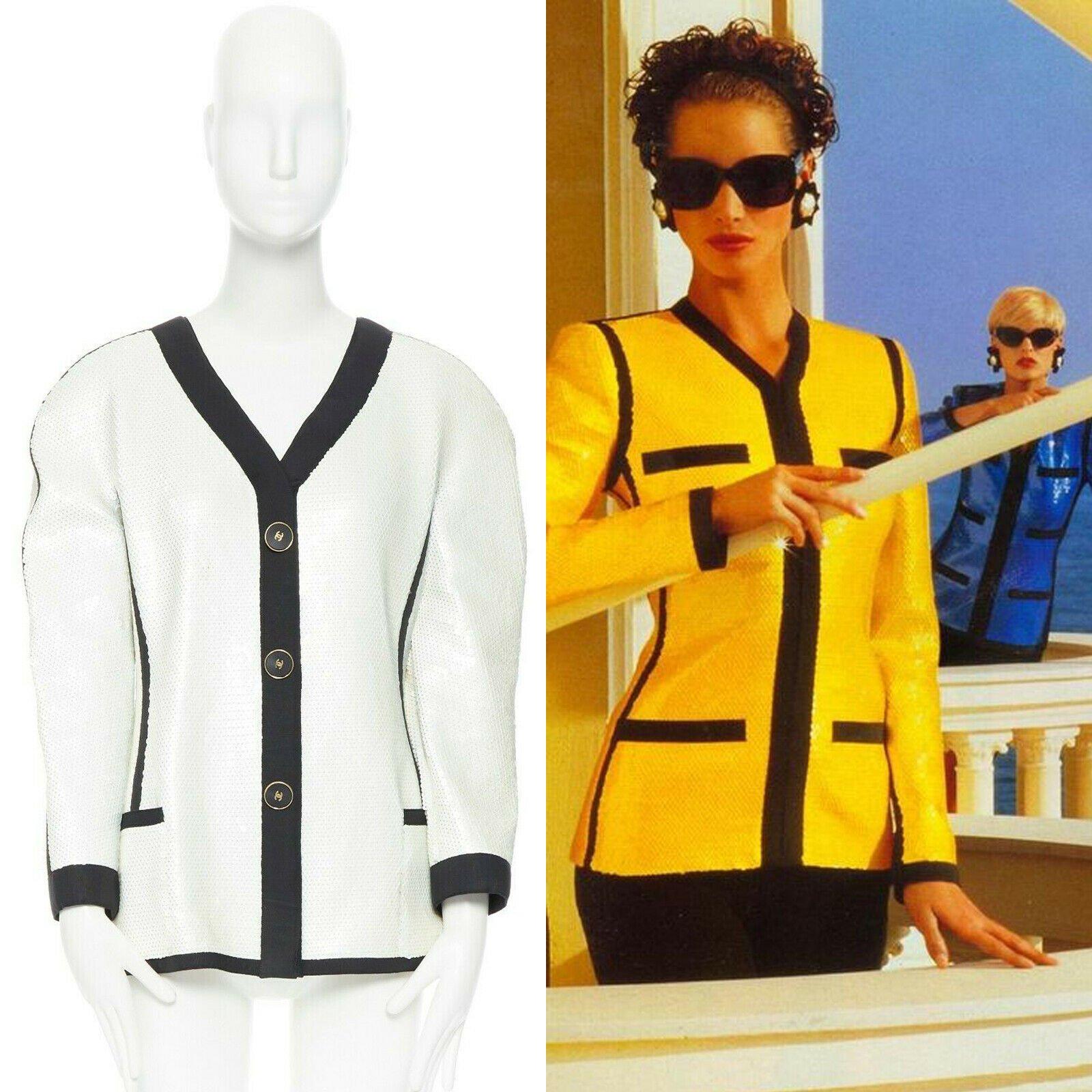 runway CHANEL SS91 white sequin black grosgrain trim scuba zipper jacket FR44
Brand: Chanel
Designer: Karl Lagerfeld
Collection: Spring Summer 1991 Runway
Material: Polyester
Color: White
Pattern: Solid
Closure: Hook & Eye
Extra Detail: From the