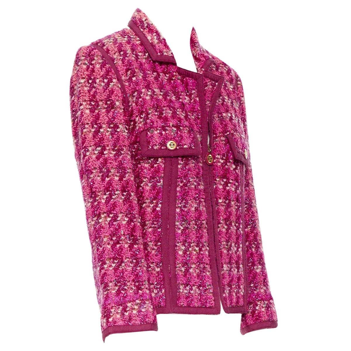 runway CHANEL Vintage pink magenta fuchsia texture wool blend tweed zip jacket
