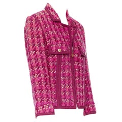 runway CHANEL Retro pink magenta fuchsia texture wool blend tweed zip jacket