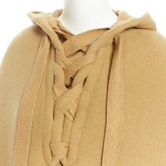 défilé CHLOE 2017 cape poncho en laine vierge or kaki marron lacet FR36 S