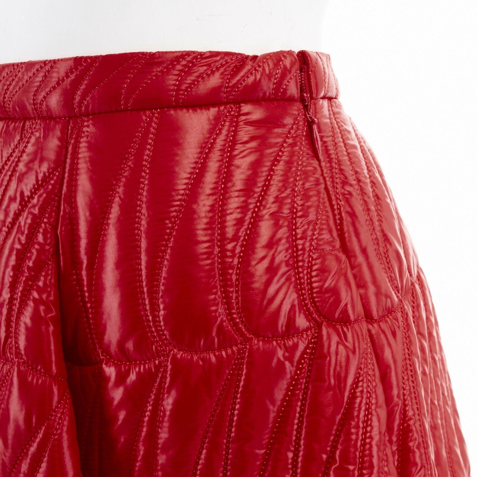 runway CHRISTIAN DIOR RAF SIMONS AW14 red quilted padded asymmetric skirt IT40 S In Excellent Condition In Hong Kong, NT